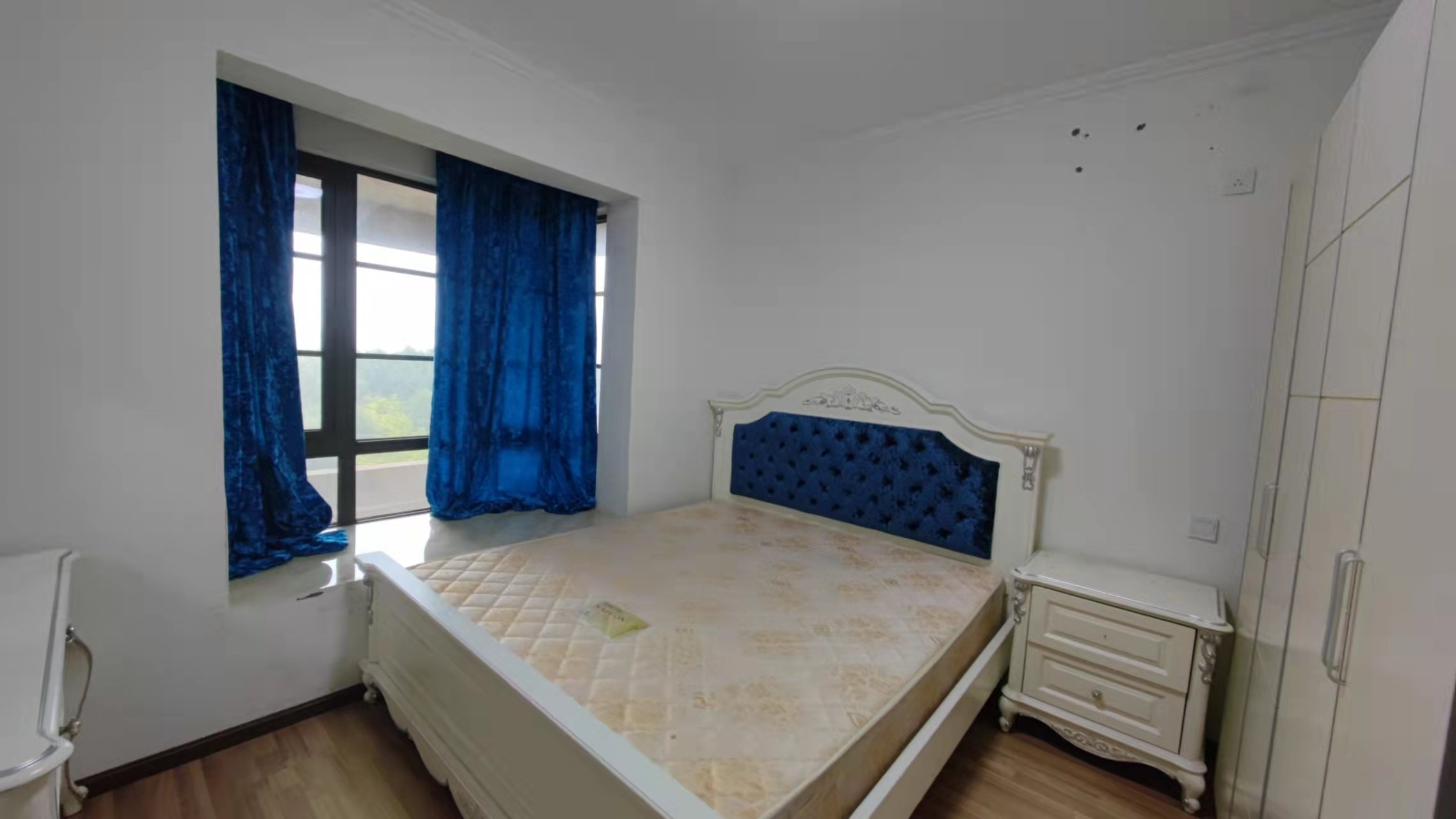 南湖国际1期  2室2厅1卫    2200.0元/月 南湖国际1期  2室2厅1卫    2200.0元/月室内图