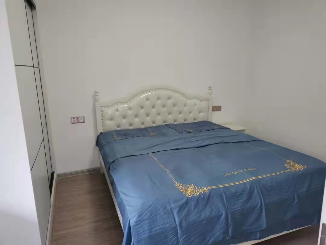 滨湖柴油机厂家属楼  1室1厅1卫    21.8万 滨湖柴油机厂家属楼  1室1厅1卫    21.8万卧室