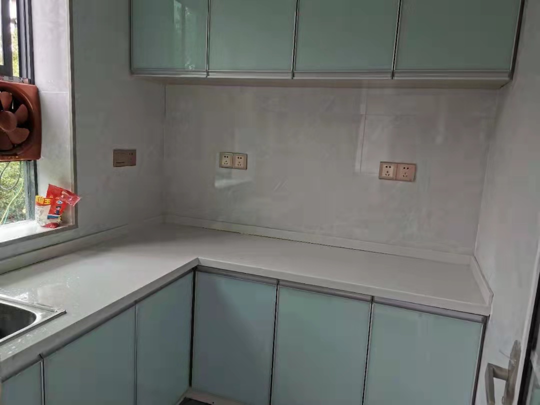 滨湖柴油机厂家属楼  1室1厅1卫    21.8万 滨湖柴油机厂家属楼  1室1厅1卫    21.8万卧室