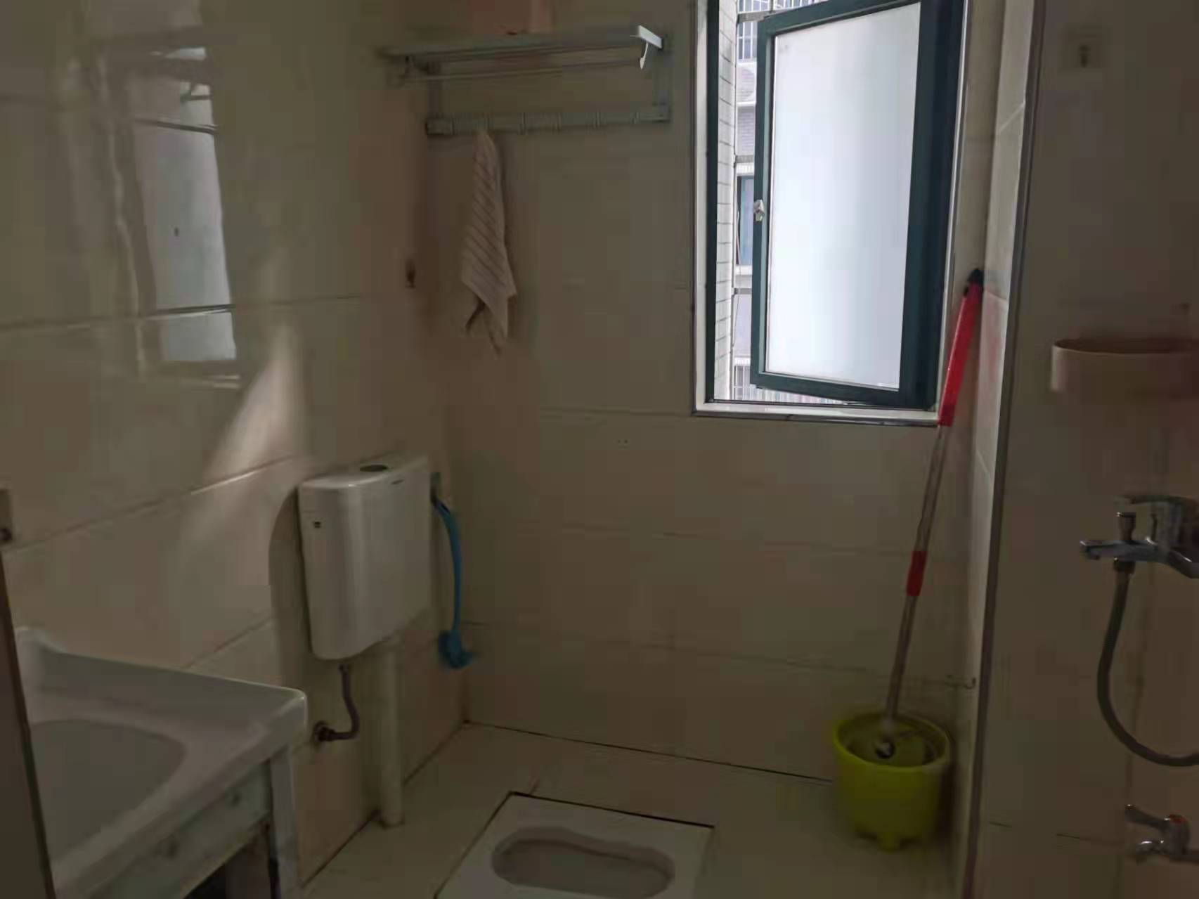 长河广场(待清理) 2室2厅1卫 1600.0元/月 长河广场(待清理) 2室2厅1卫 1600.0元/月室内图