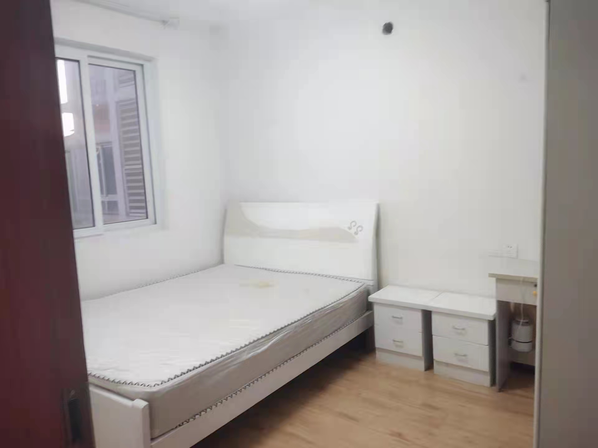 大关城市花园  3室2厅1卫   2200.00元/月室内图
