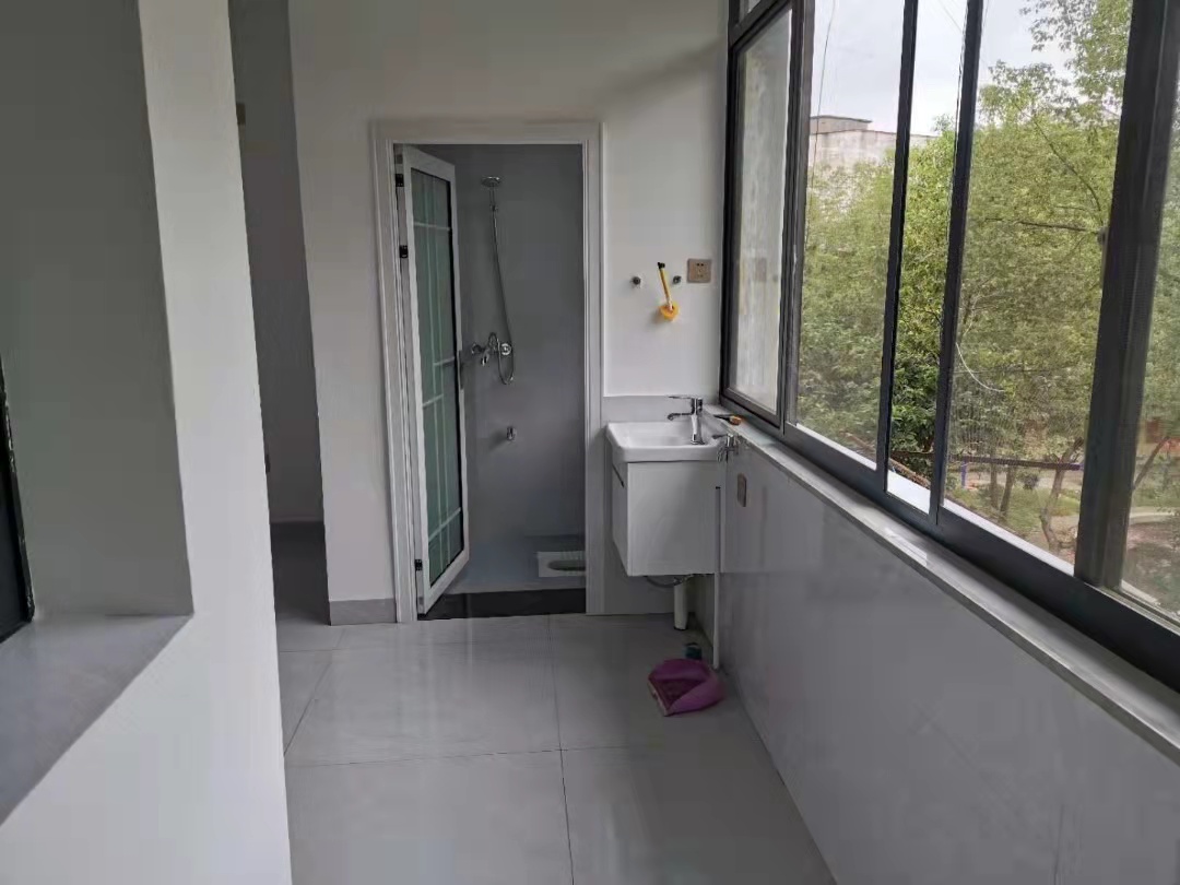 滨湖柴油机厂家属楼  1室1厅1卫    21.8万 滨湖柴油机厂家属楼  1室1厅1卫    21.8万卧室