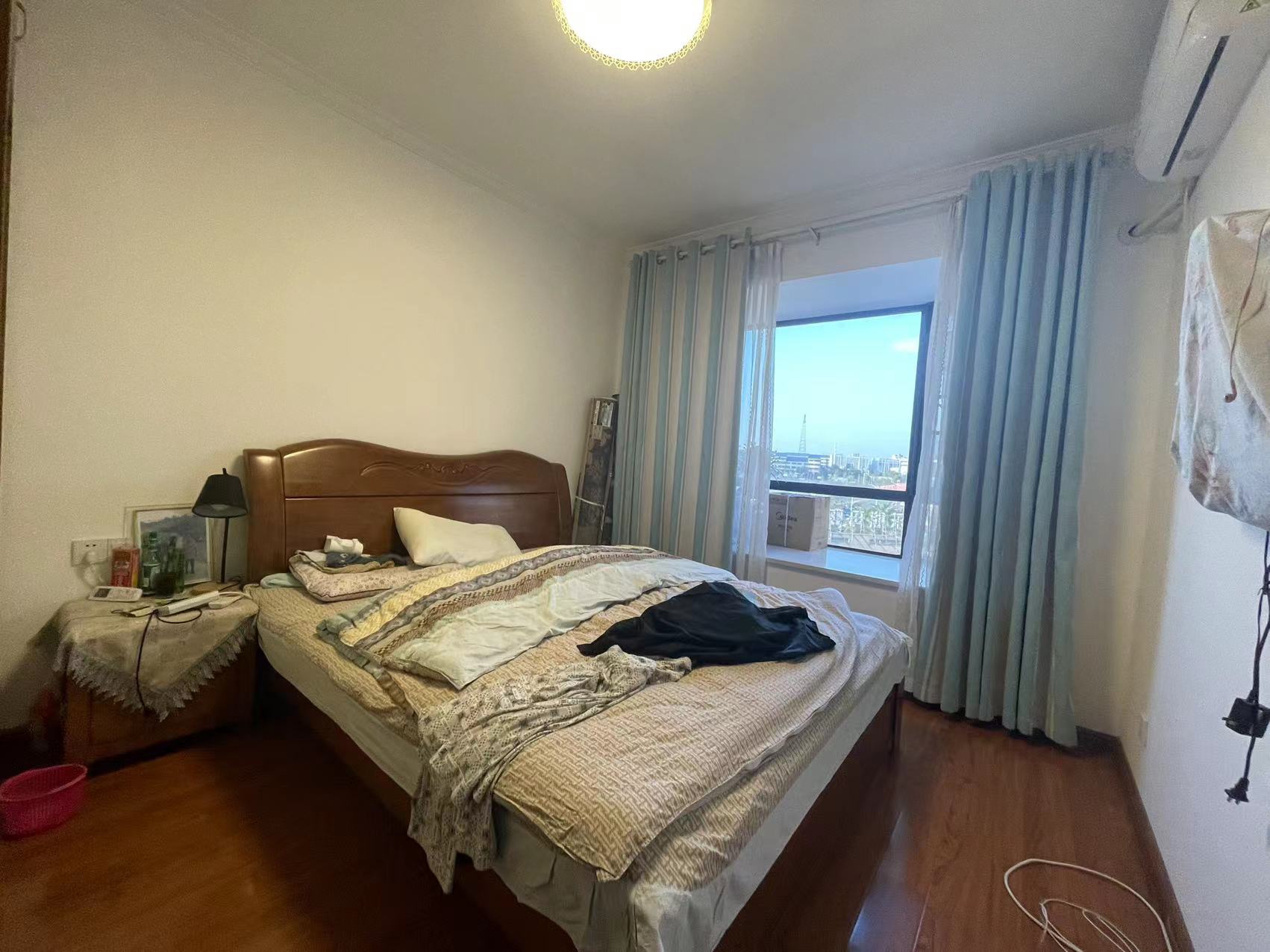 城市公园 4室2厅2卫 88.0万 城市公园 4室2厅2卫 88.0万客厅