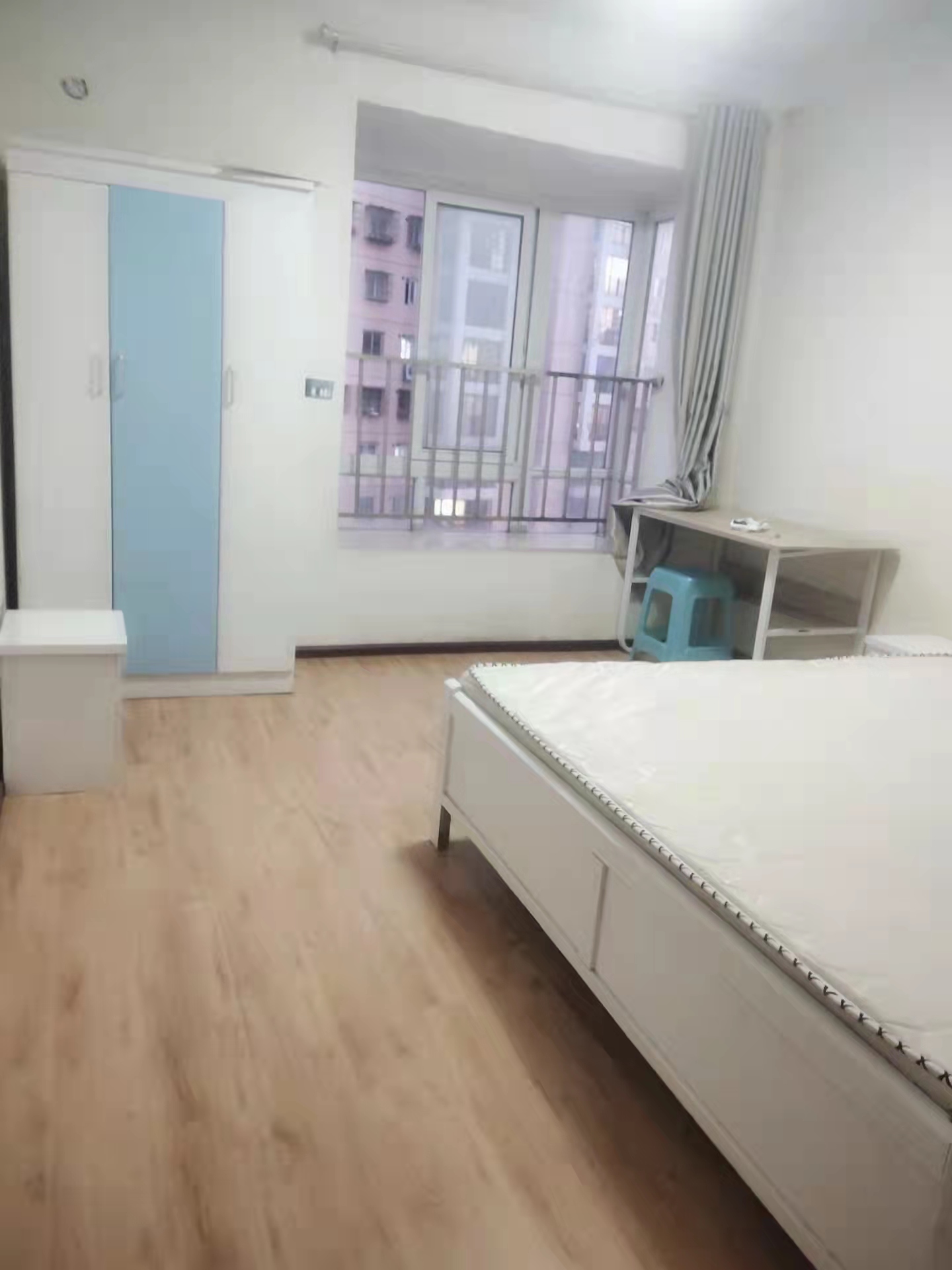 大关城市花园  3室2厅1卫   2200.00元/月室内图