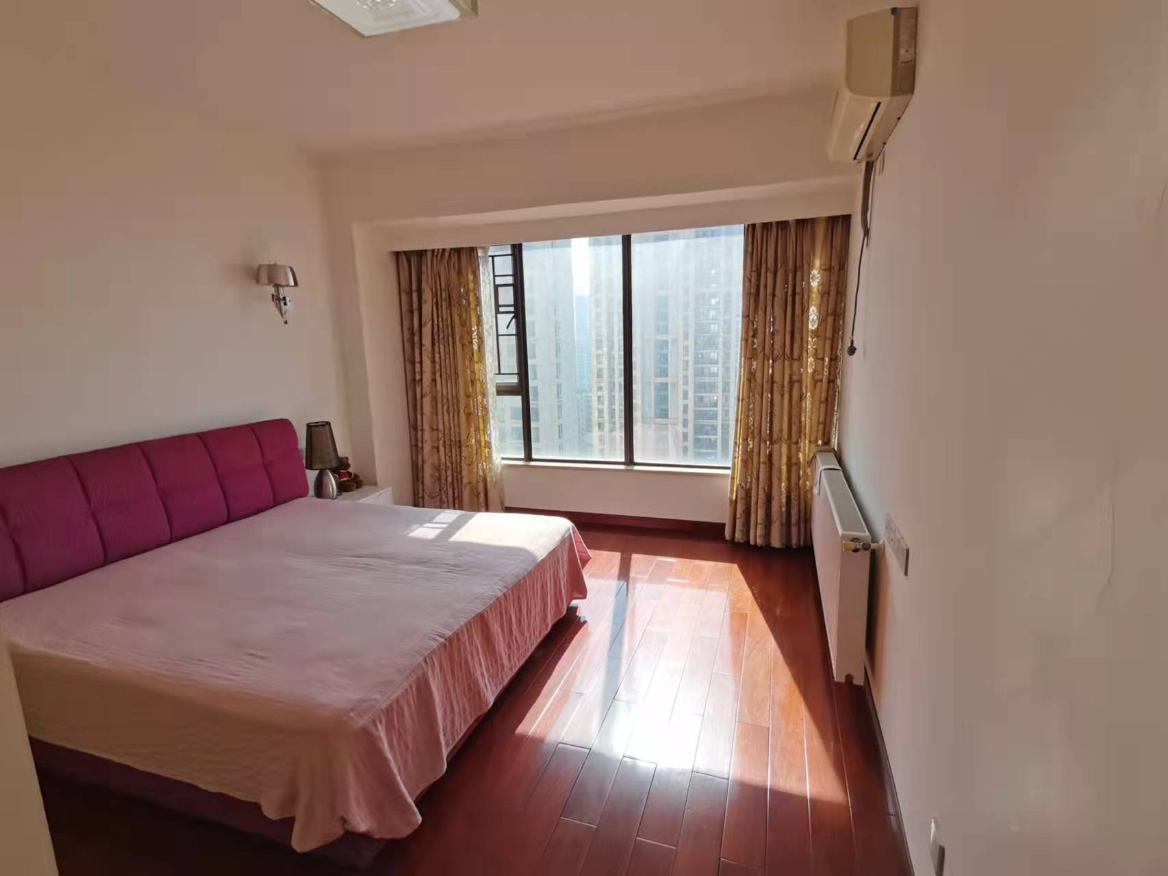 佳兆业金域天下二期 4室2厅2卫 96.8万 佳兆业金域天下二期 4室2厅2卫 96.8万客厅