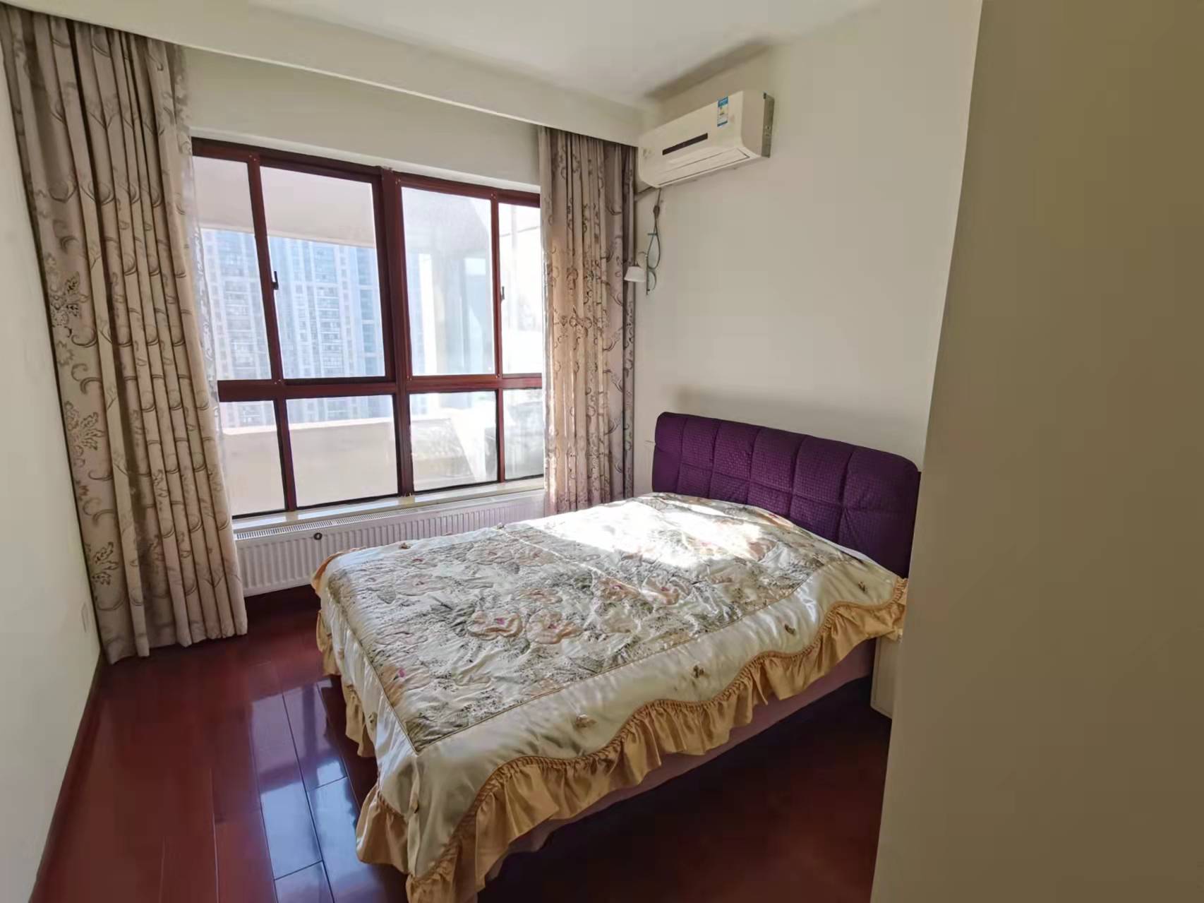 佳兆业金域天下二期 4室2厅2卫 96.8万 佳兆业金域天下二期 4室2厅2卫 96.8万客厅