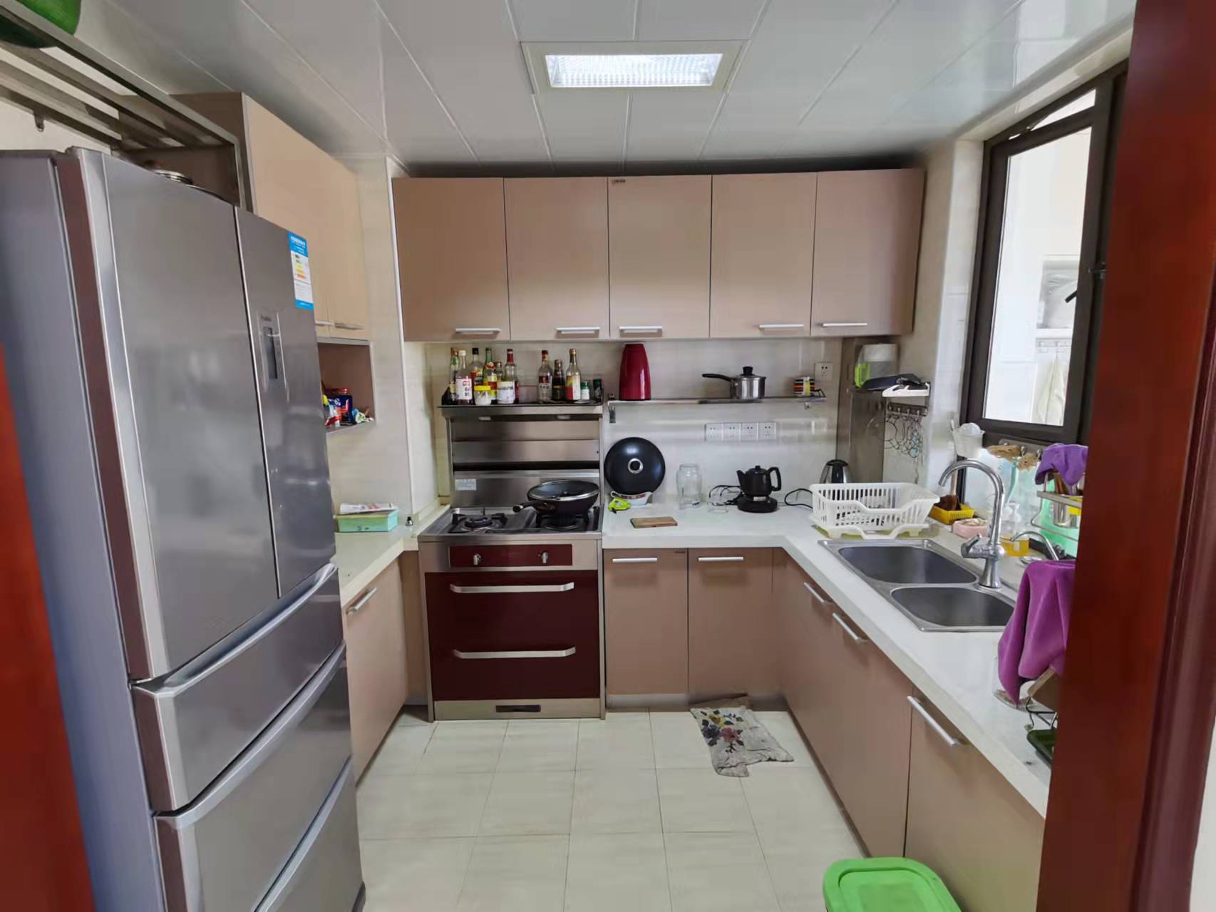 佳兆业金域天下二期 4室2厅2卫 96.8万 佳兆业金域天下二期 4室2厅2卫 96.8万客厅