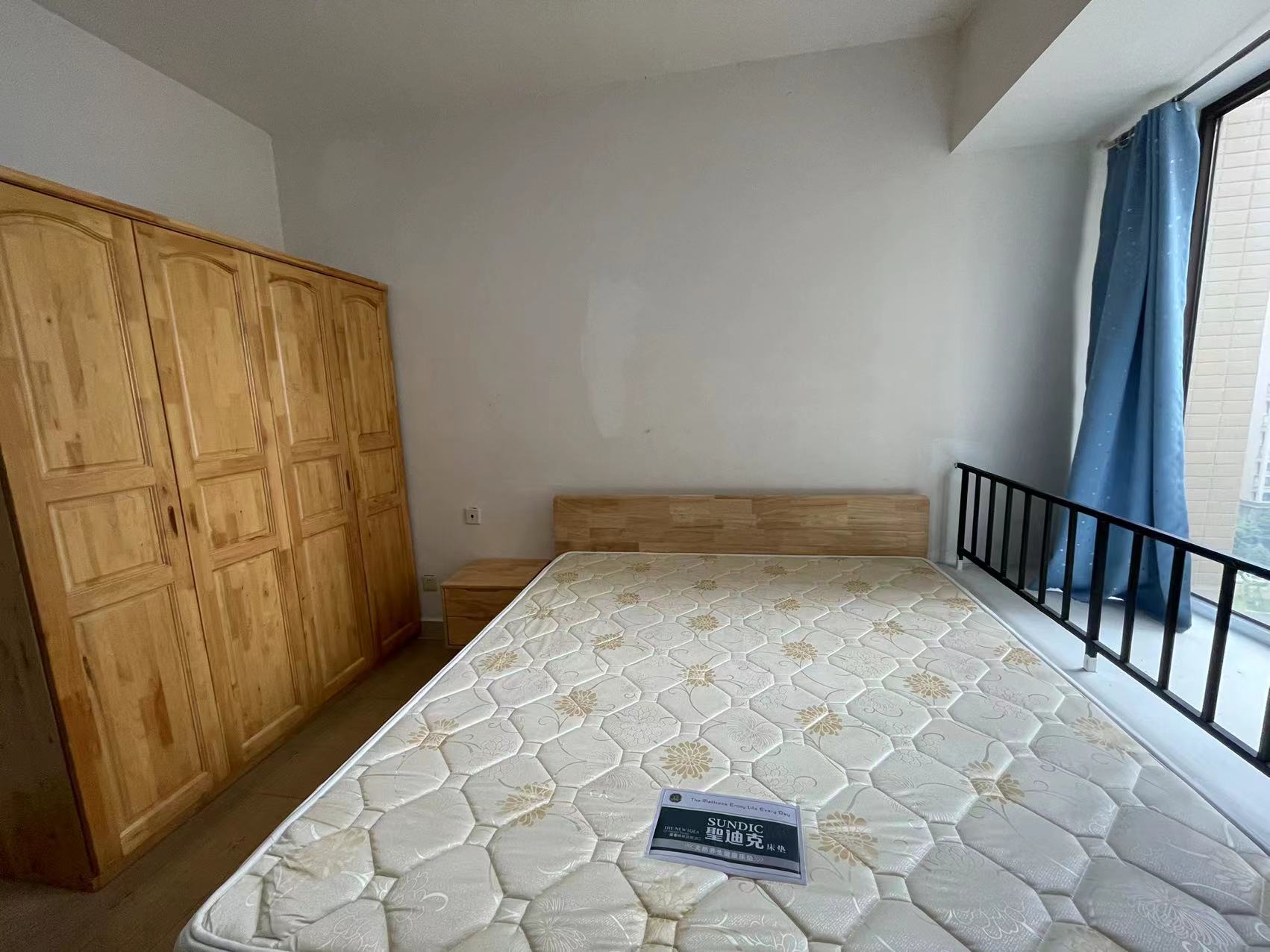 南湖世纪 2室2厅1卫 2300.0元/月 南湖世纪 2室2厅1卫 2300.0元/月室内图