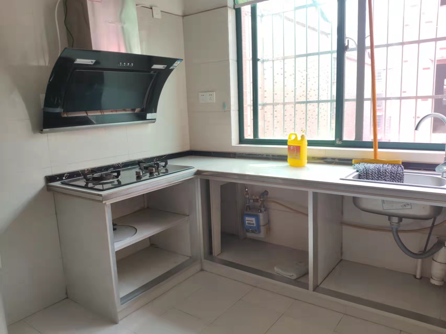 金钩山安置小区 2室1厅1卫 800.0元/月 金钩山安置小区 2室1厅1卫 800.0元/月户型图