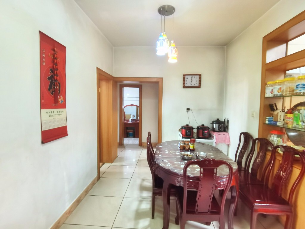 芙蓉冲散盘 3室2厅2卫 43.8万 芙蓉冲散盘 3室2厅2卫 43.8万客厅