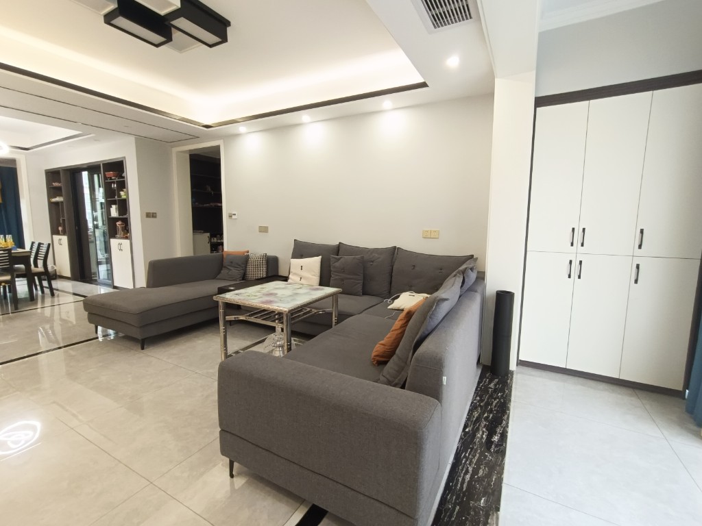 广德荷苑 3室2厅2卫 83.8万 广德荷苑 3室2厅2卫 83.8万客厅