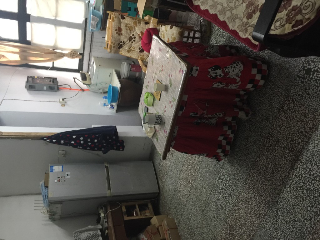 桃师附小宿舍  3室2厅1卫    40.0万 桃师附小宿舍  3室2厅1卫    40.0万室内图1