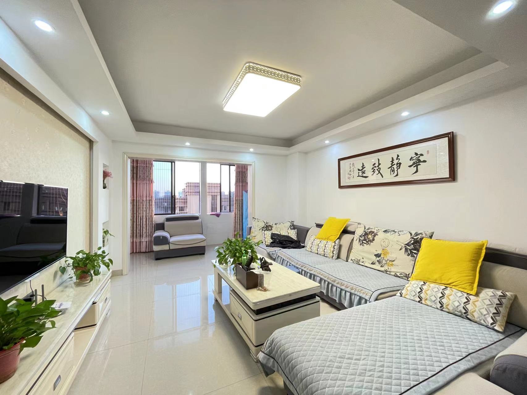 旺城天悦领秀香江  0室0厅0卫    50.0万 旺城天悦领秀香江  0室0厅0卫    50.0万客厅