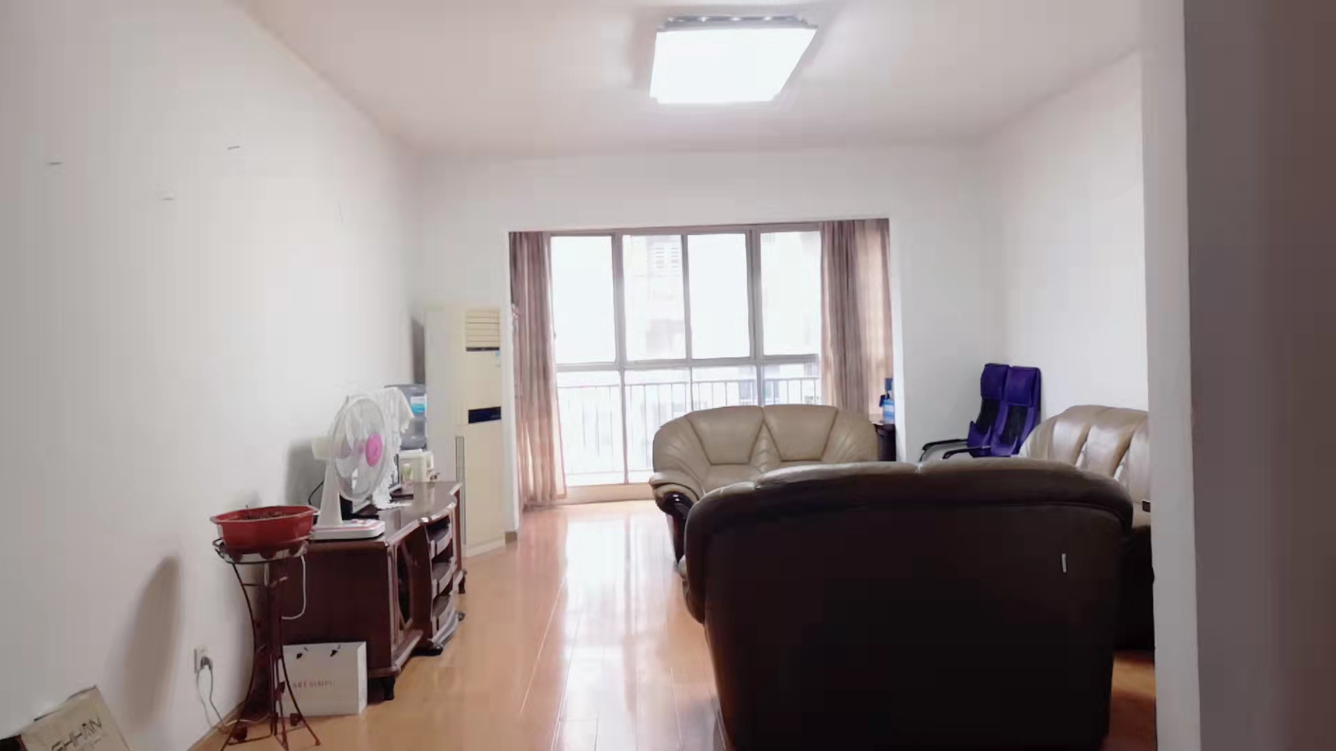 庐山春天一期桃李苑  3室2厅1卫    65.0万 庐山春天一期桃李苑  3室2厅1卫    65.0万客厅