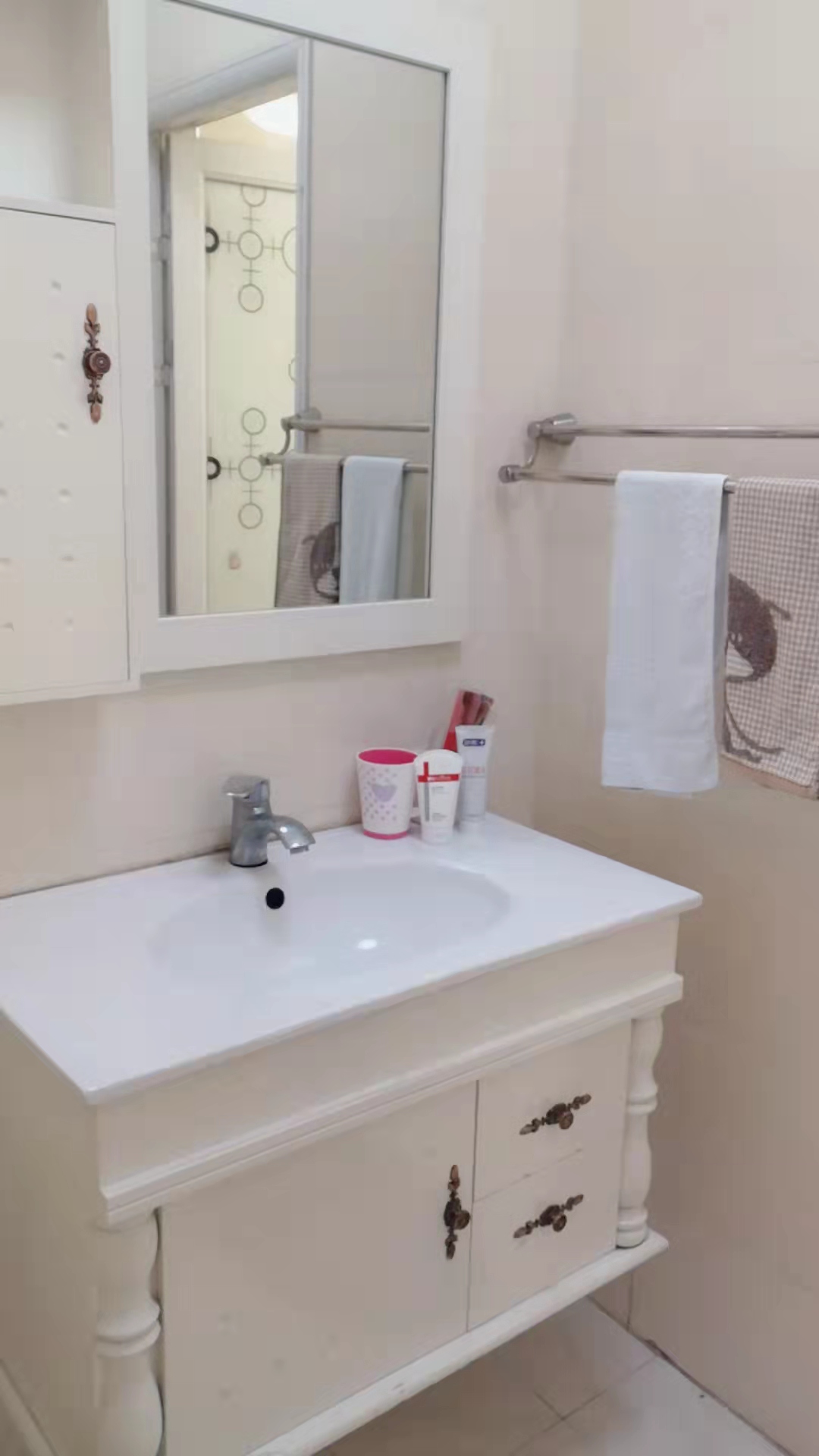 庐山春天一期桃李苑  3室2厅1卫    65.0万 庐山春天一期桃李苑  3室2厅1卫    65.0万客厅