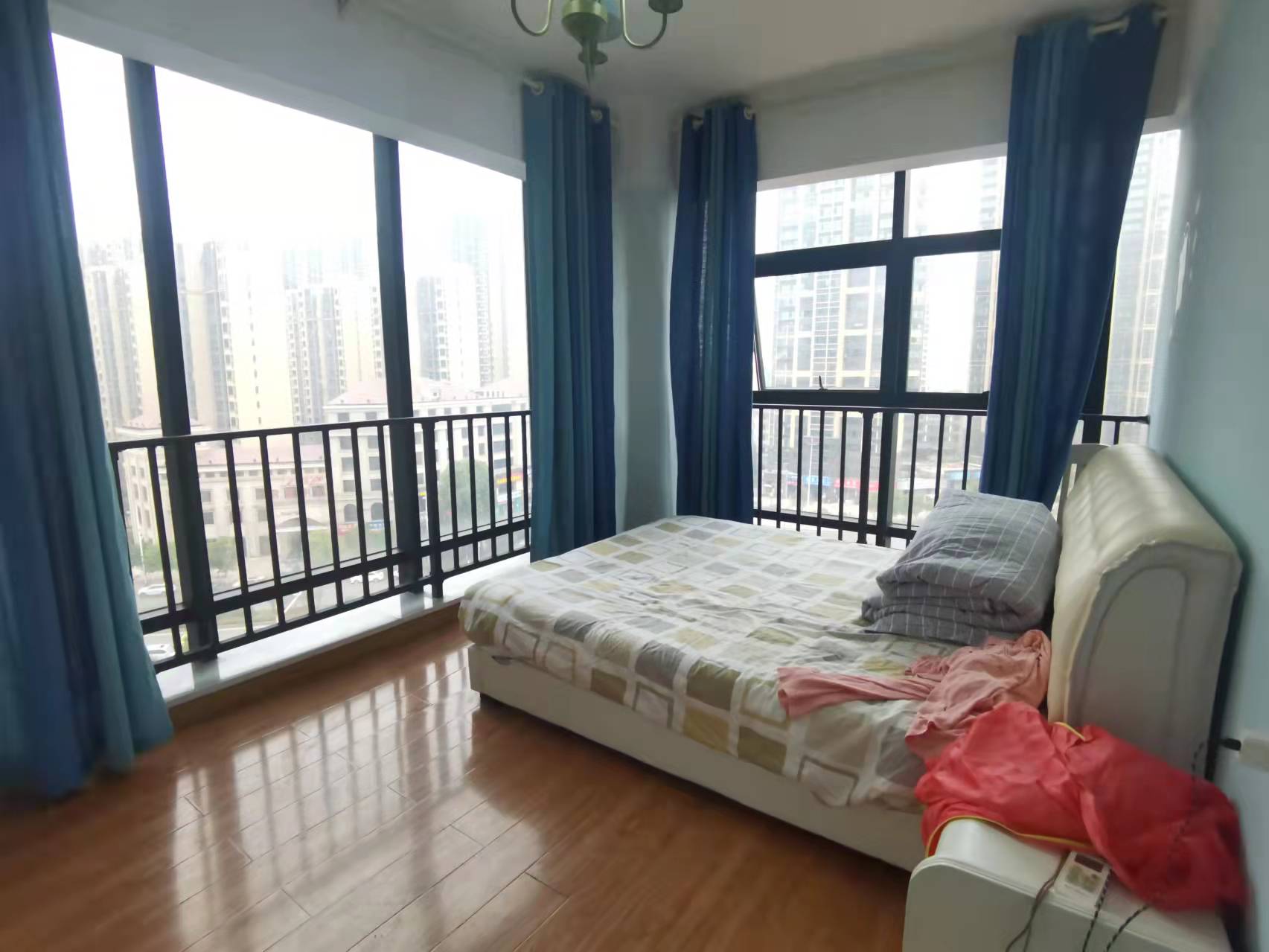 新桂公馆  2室2厅1卫    45.0万 新桂公馆  2室2厅1卫    45.0万客厅