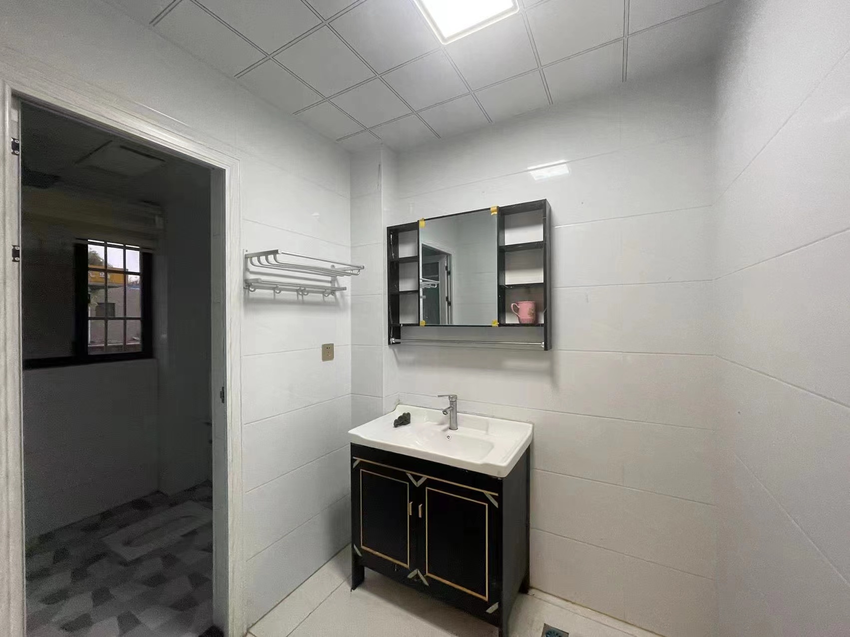 金凤公寓  3室2厅1卫    1700.0元/月 金凤公寓  3室2厅1卫    1700.0元/月室内图