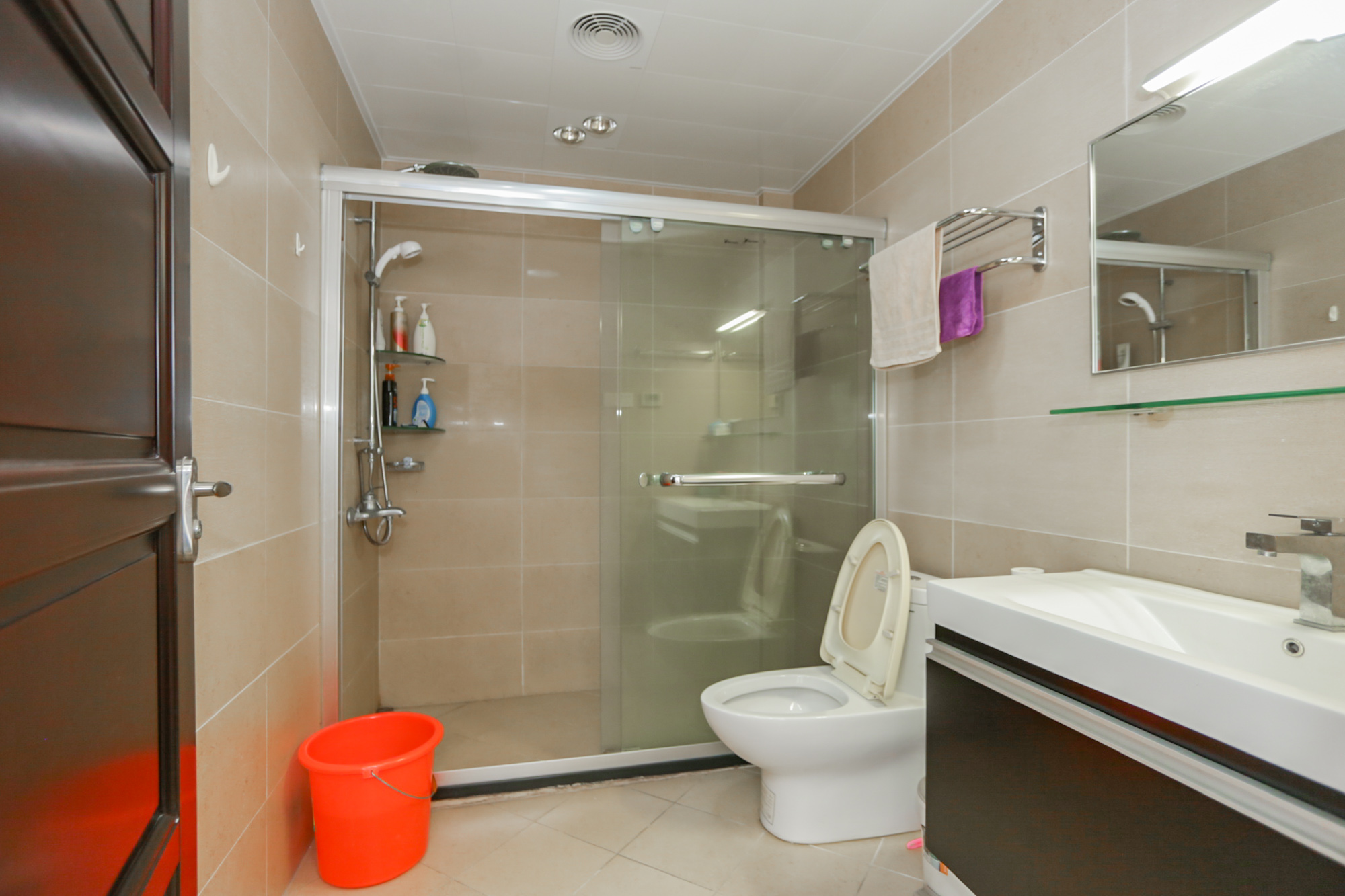 卓越蔚蓝海岸一期  4室2厅3卫    302.8万卫生间