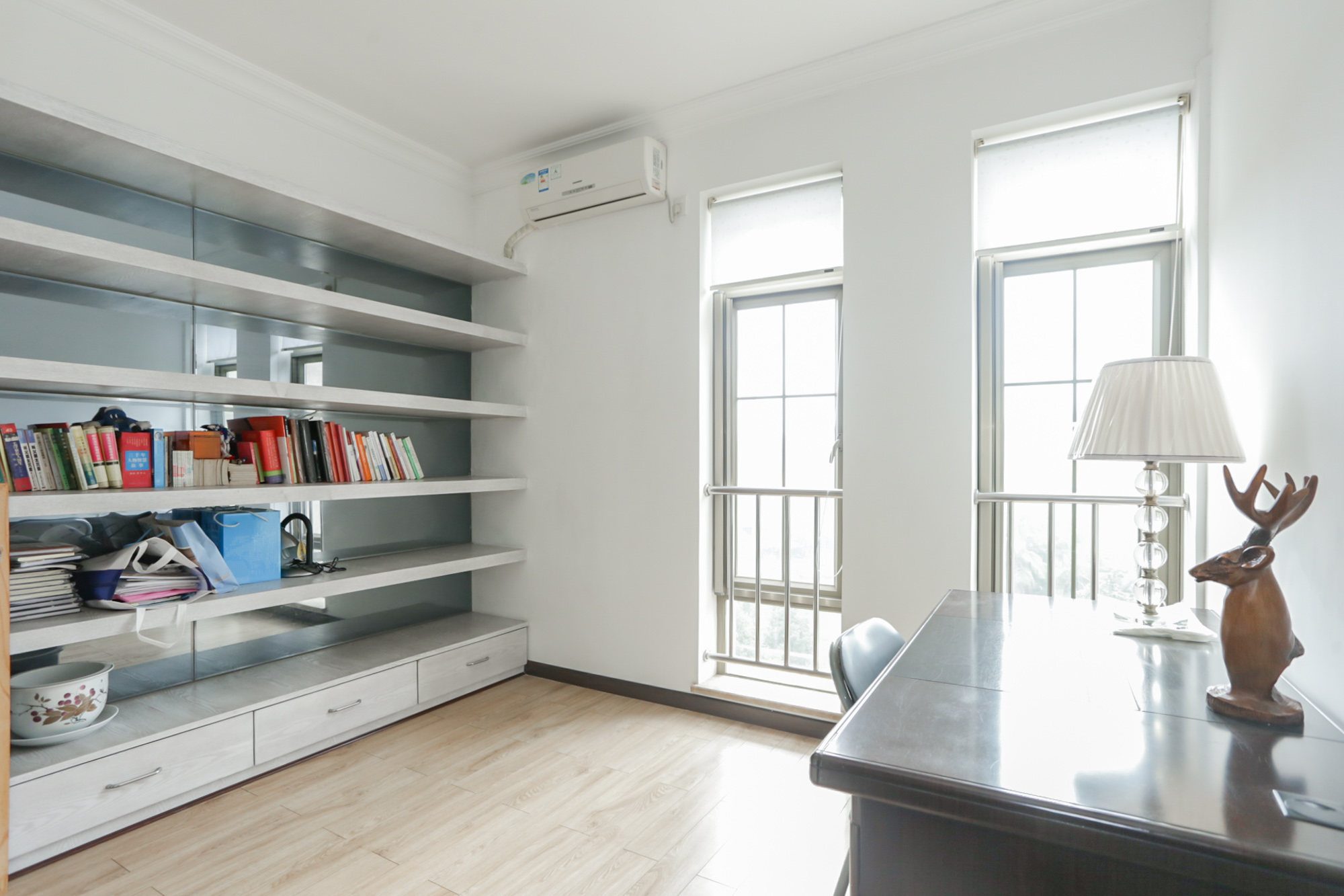 卓越蔚蓝海岸一期  4室2厅3卫    302.8万卧室