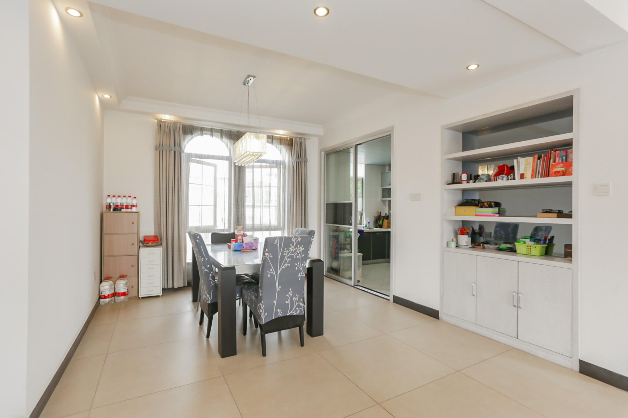 卓越蔚蓝海岸一期  4室2厅3卫    302.8万客厅