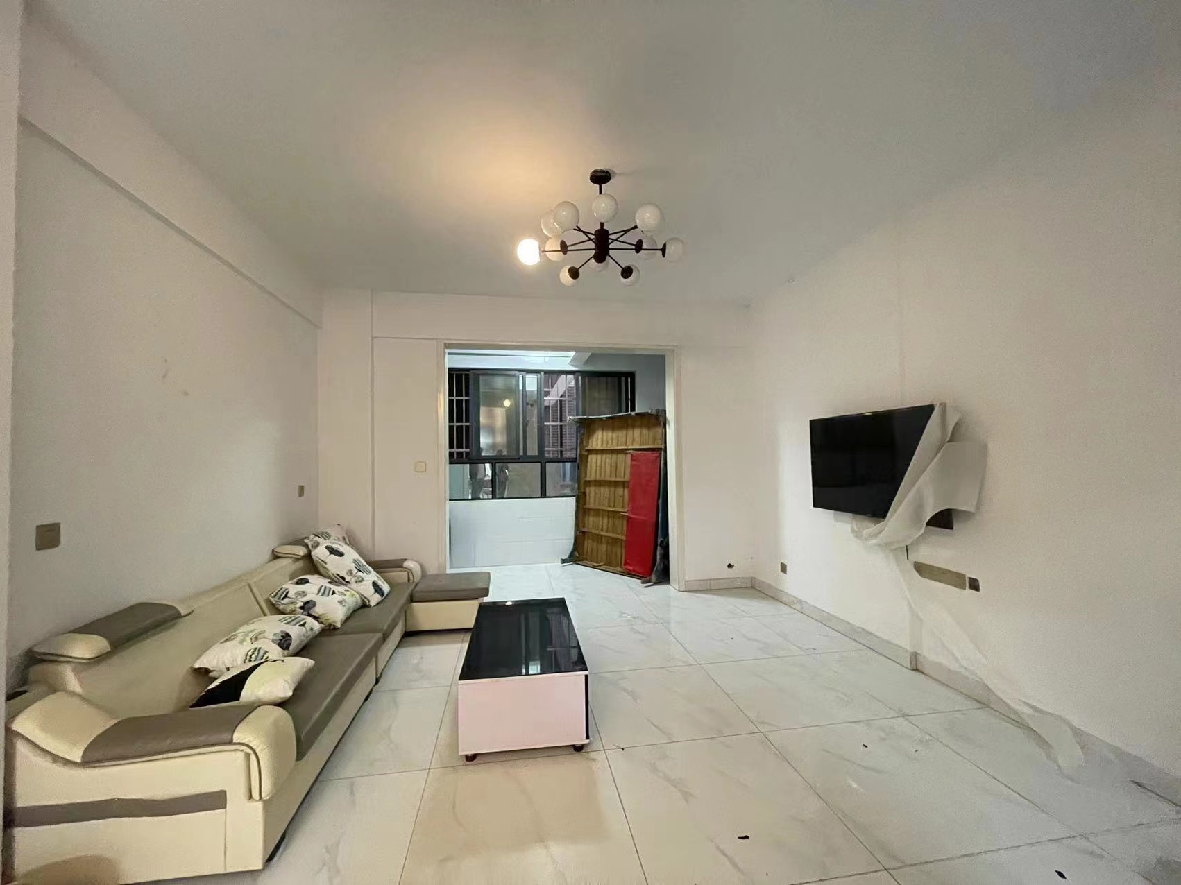 金凤公寓  3室2厅1卫    1700.0元/月 金凤公寓  3室2厅1卫    1700.0元/月室内图