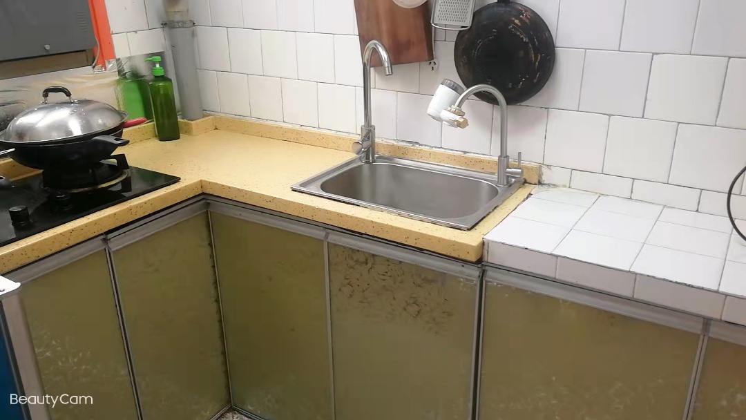 农业农机学校院内家属楼 2室2厅1卫 38.8万 农业农机学校院内家属楼 2室2厅1卫 38.8万厨房