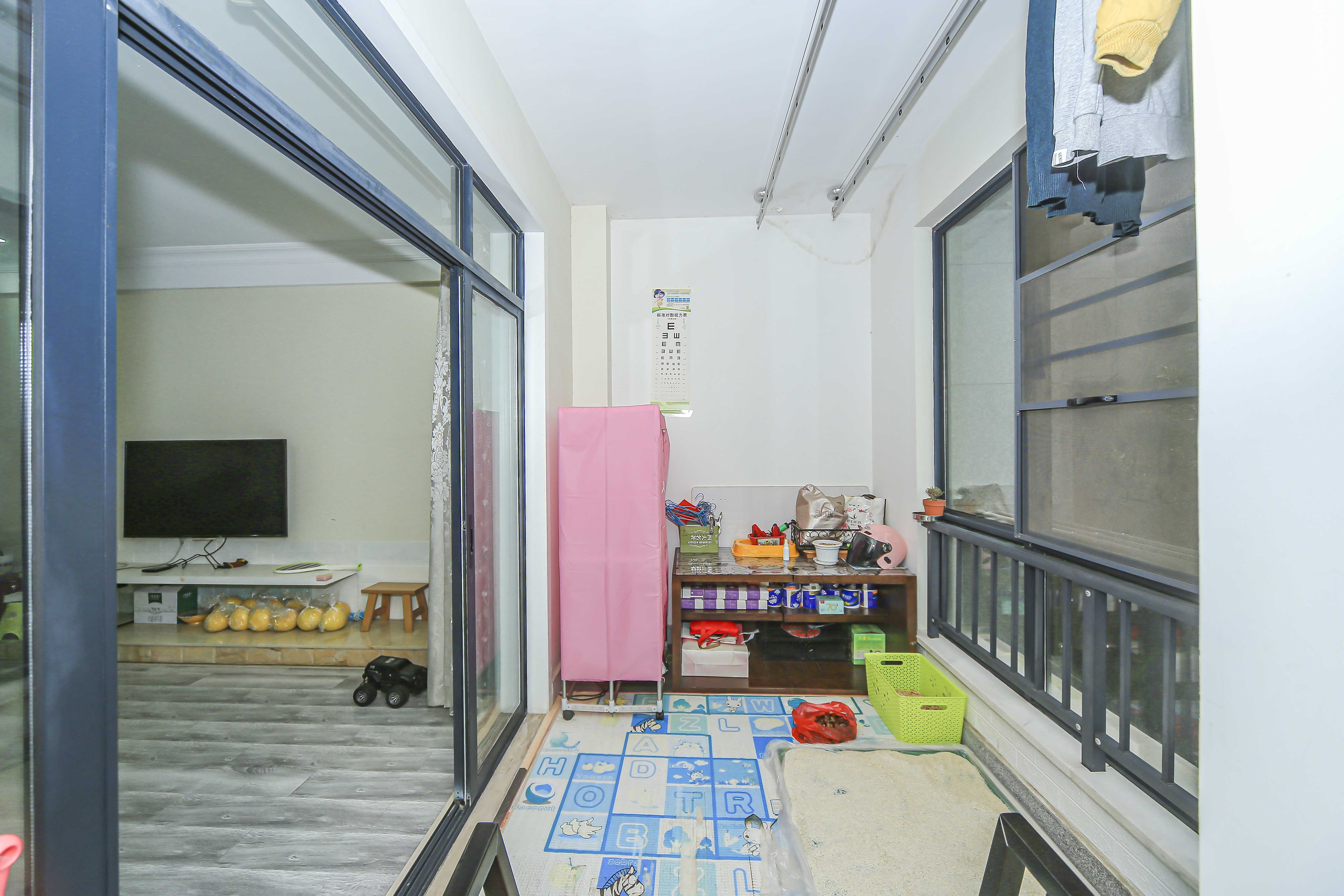 中建麓山和苑  3室2厅2卫   131.00万厨房