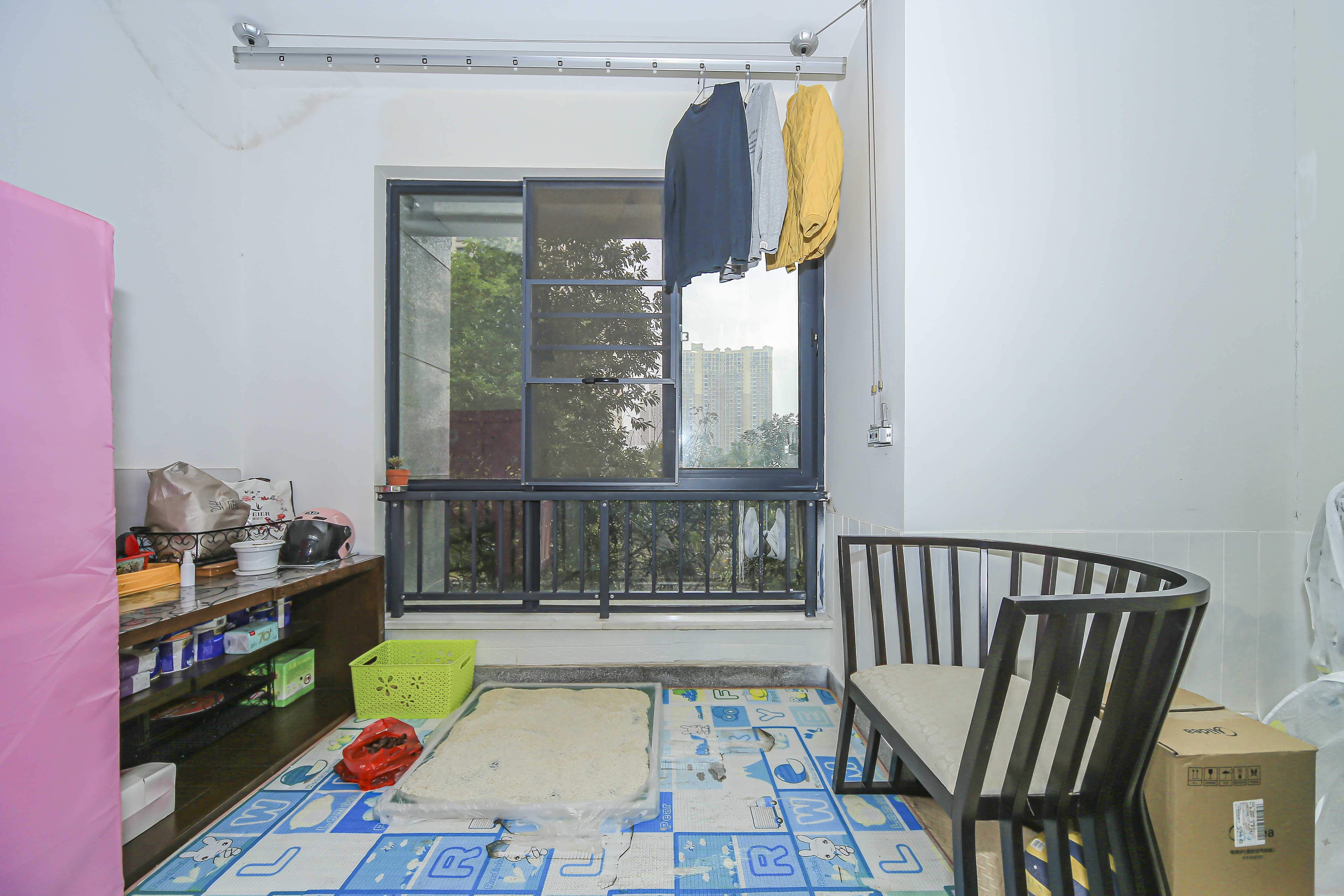 中建麓山和苑  3室2厅2卫   131.00万厨房