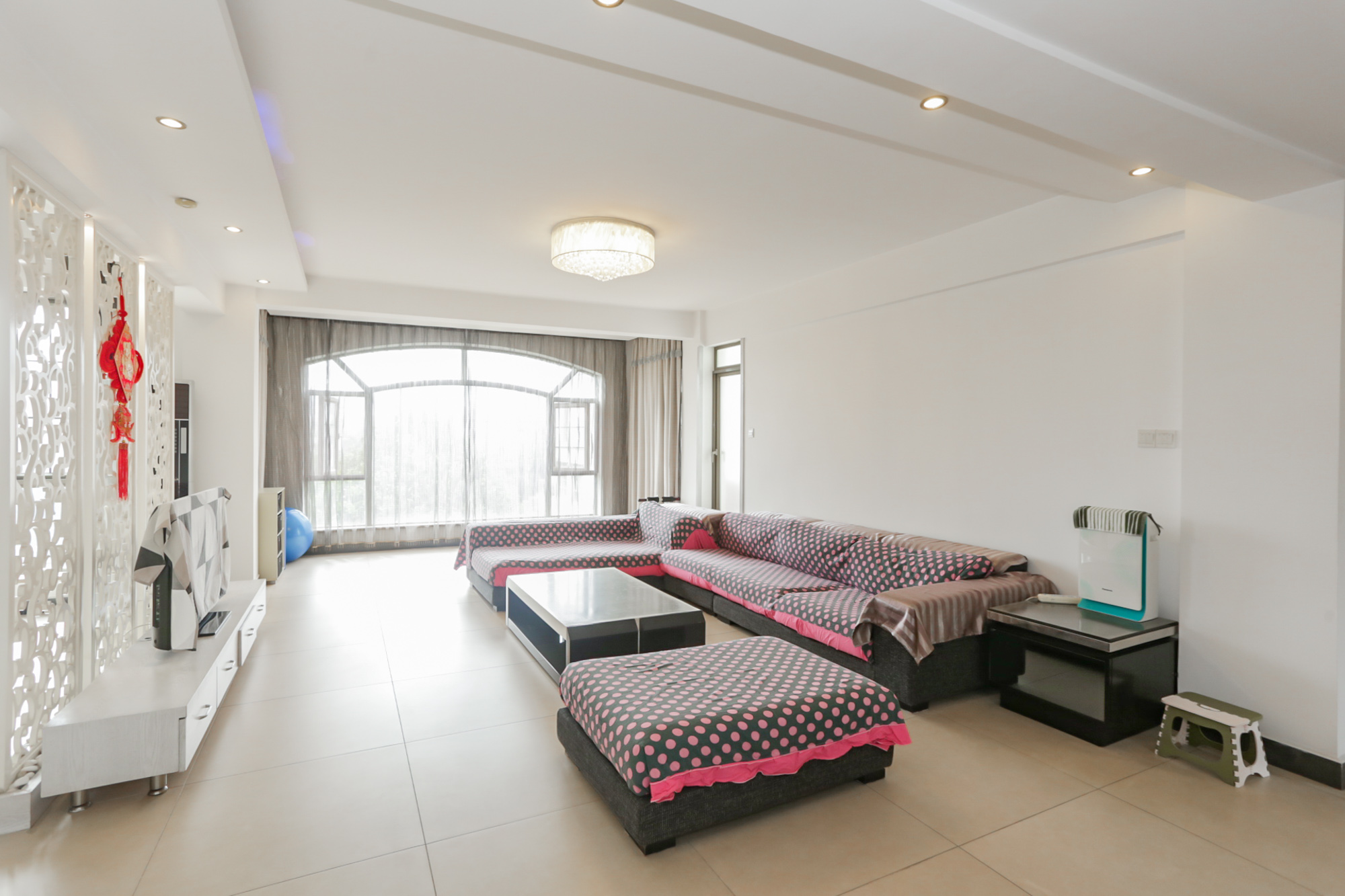 卓越蔚蓝海岸一期  4室2厅3卫    302.8万客厅