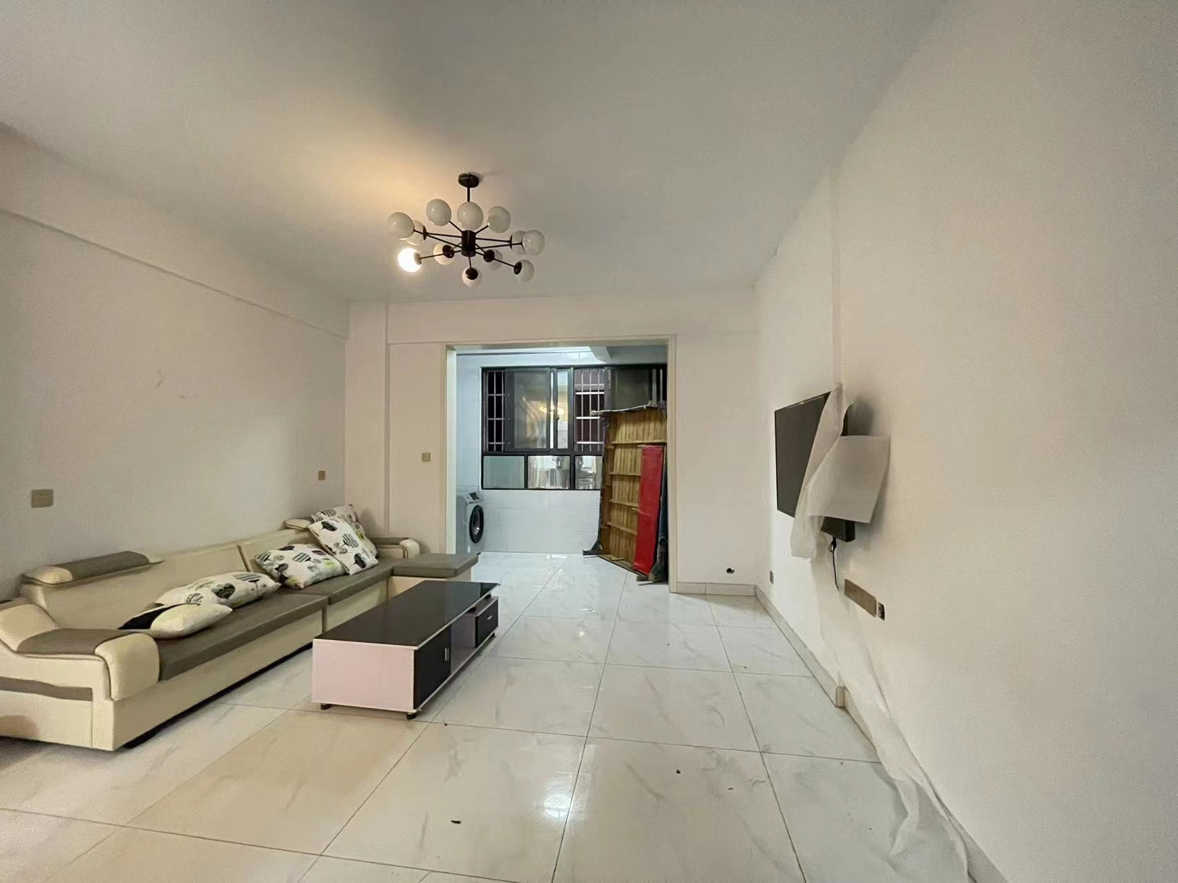 金凤公寓  3室2厅1卫    1700.0元/月 金凤公寓  3室2厅1卫    1700.0元/月室内图1