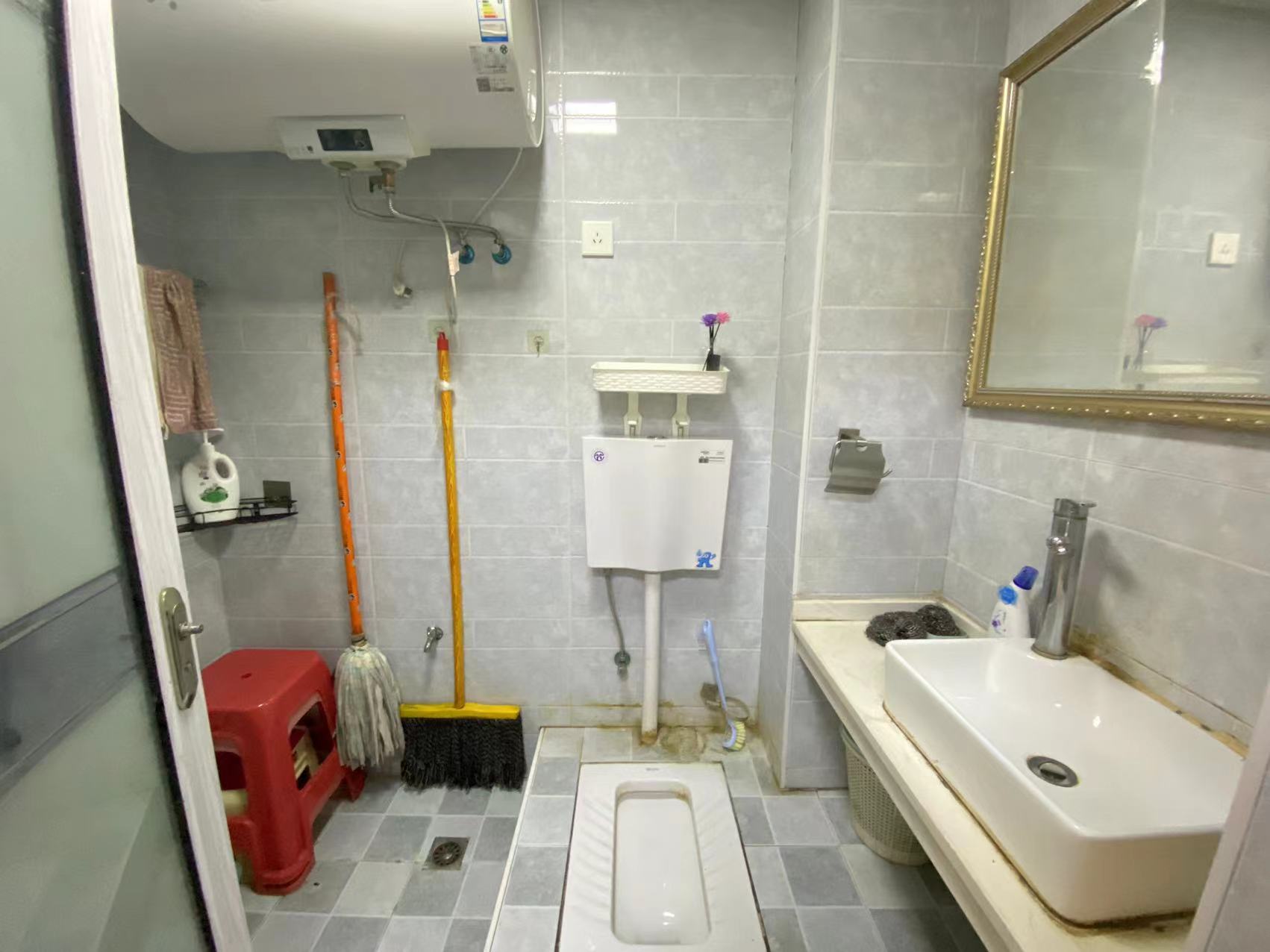 凯旋名门人民中路1006号 1室1厅1卫 26.0万 凯旋名门人民中路1006号 1室1厅1卫 26.0万客厅