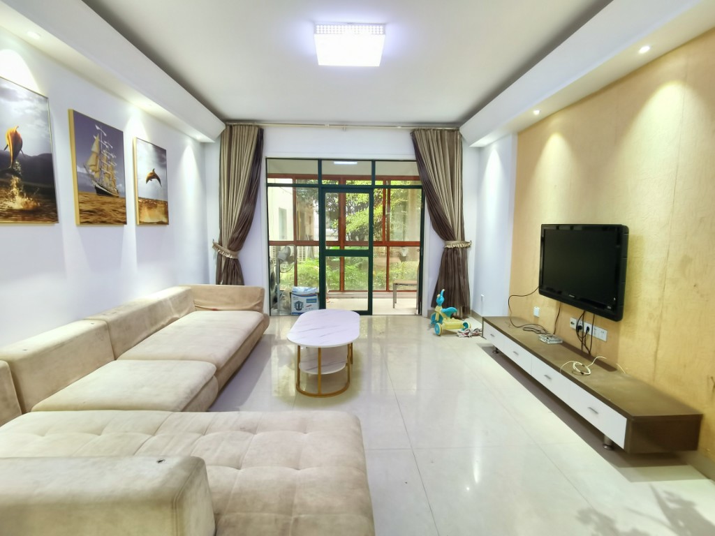 玫瑰名城紫荆苑 2室2厅1卫 49.8万 玫瑰名城紫荆苑 2室2厅1卫 49.8万客厅