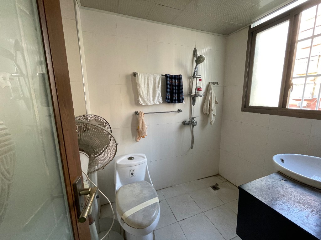 银海公寓  3室2厅1卫    105.0万 银海公寓  3室2厅1卫    105.0万客厅