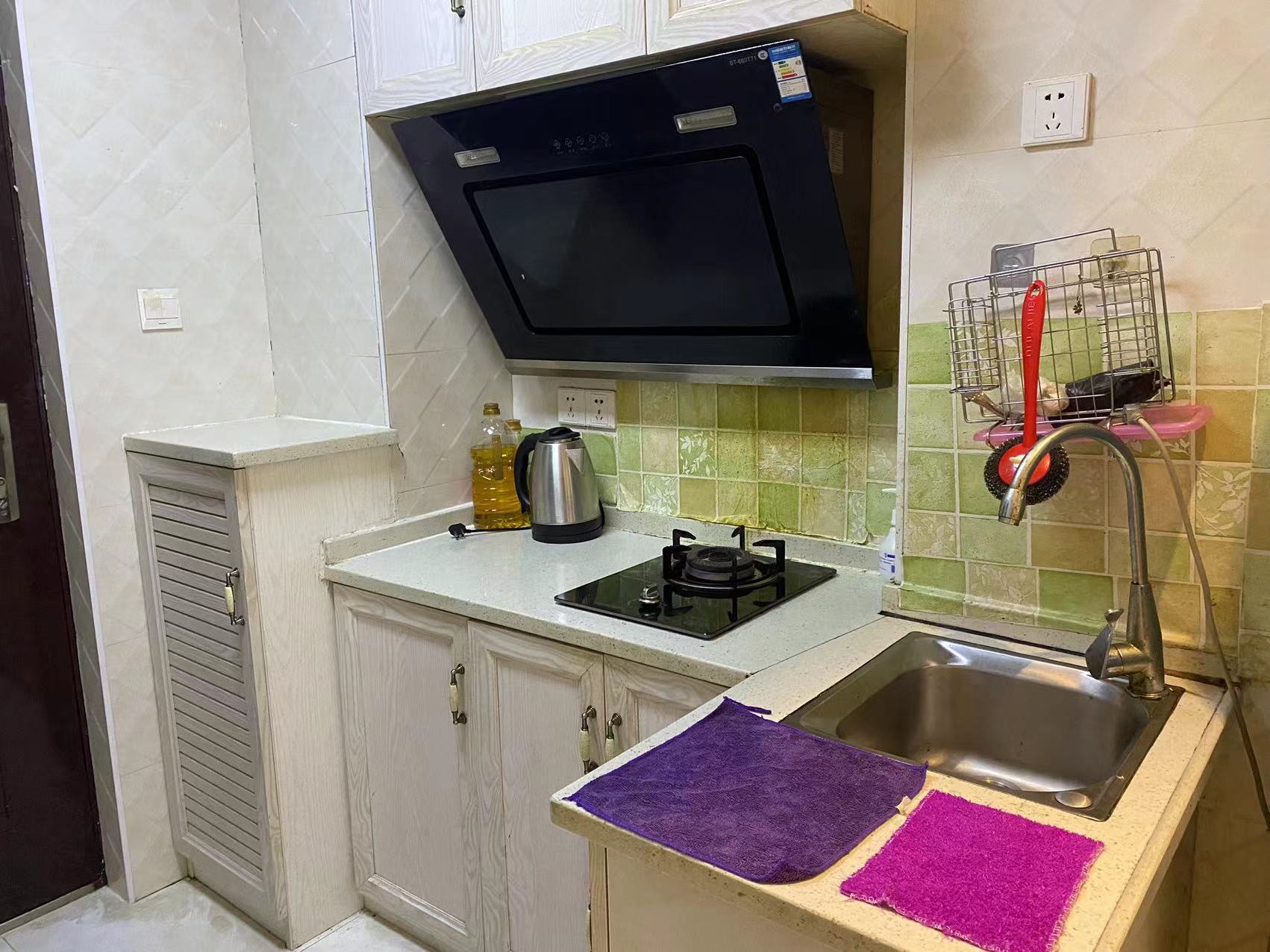 凯旋名门人民中路1006号 1室1厅1卫 26.0万 凯旋名门人民中路1006号 1室1厅1卫 26.0万客厅