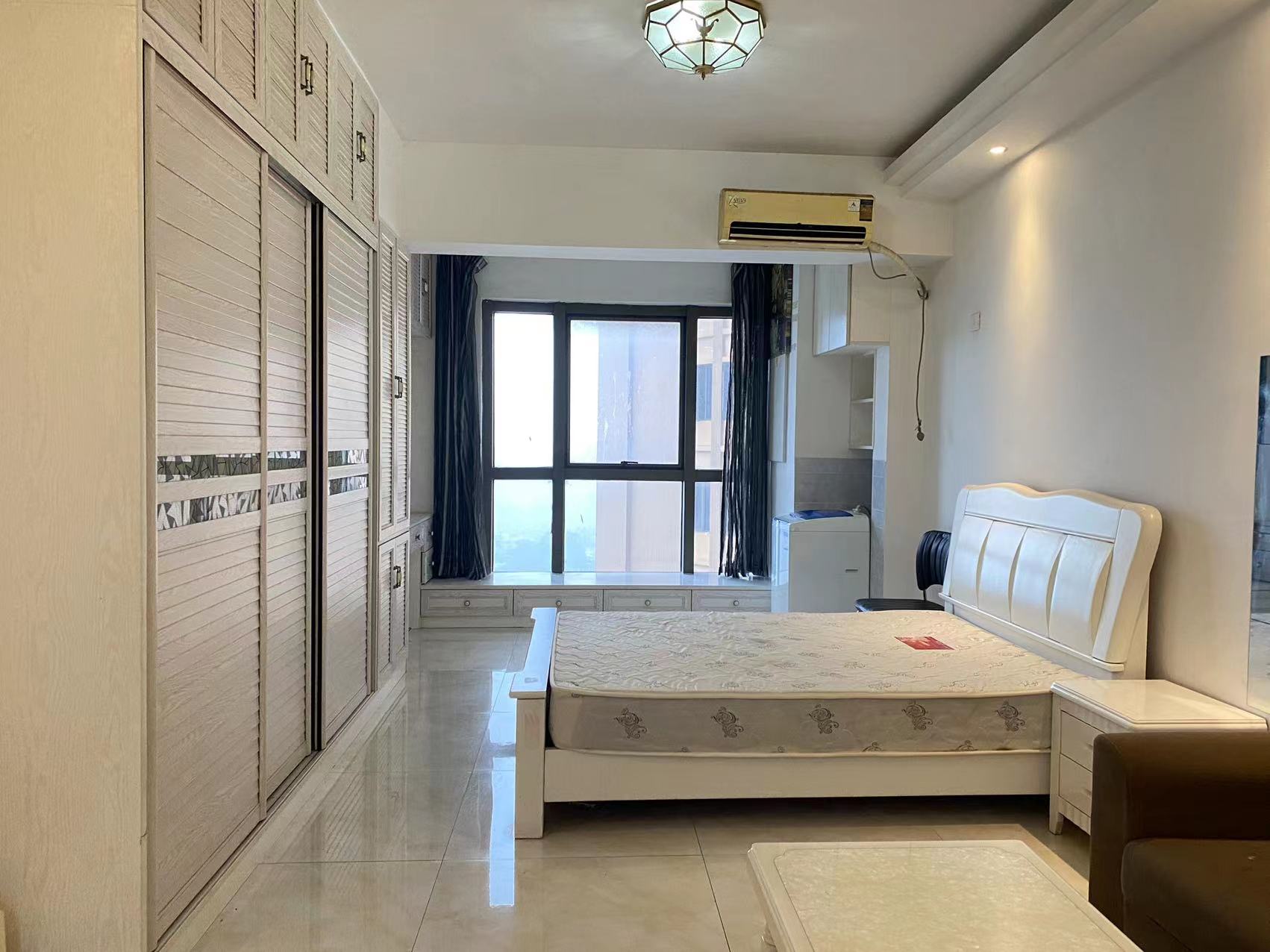 凯旋名门人民中路1006号 1室1厅1卫 26.0万 凯旋名门人民中路1006号 1室1厅1卫 26.0万客厅