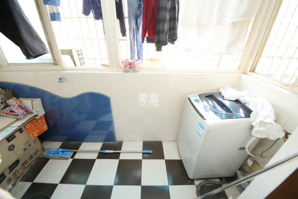 佳和苑  3室2廳2衛(wèi)   83.00萬(wàn)