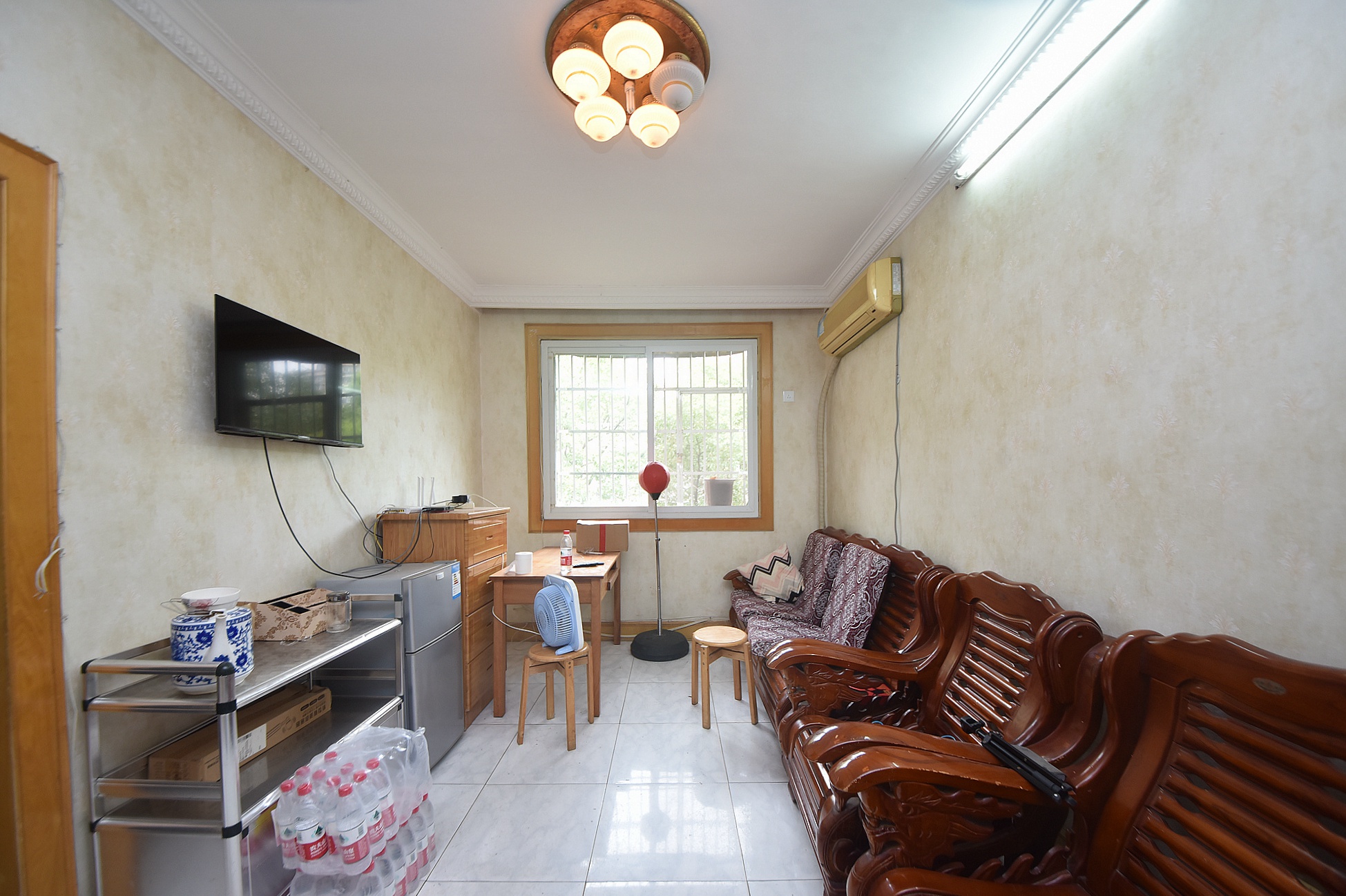 省林勘院  2室1厅1卫    39.8万客厅