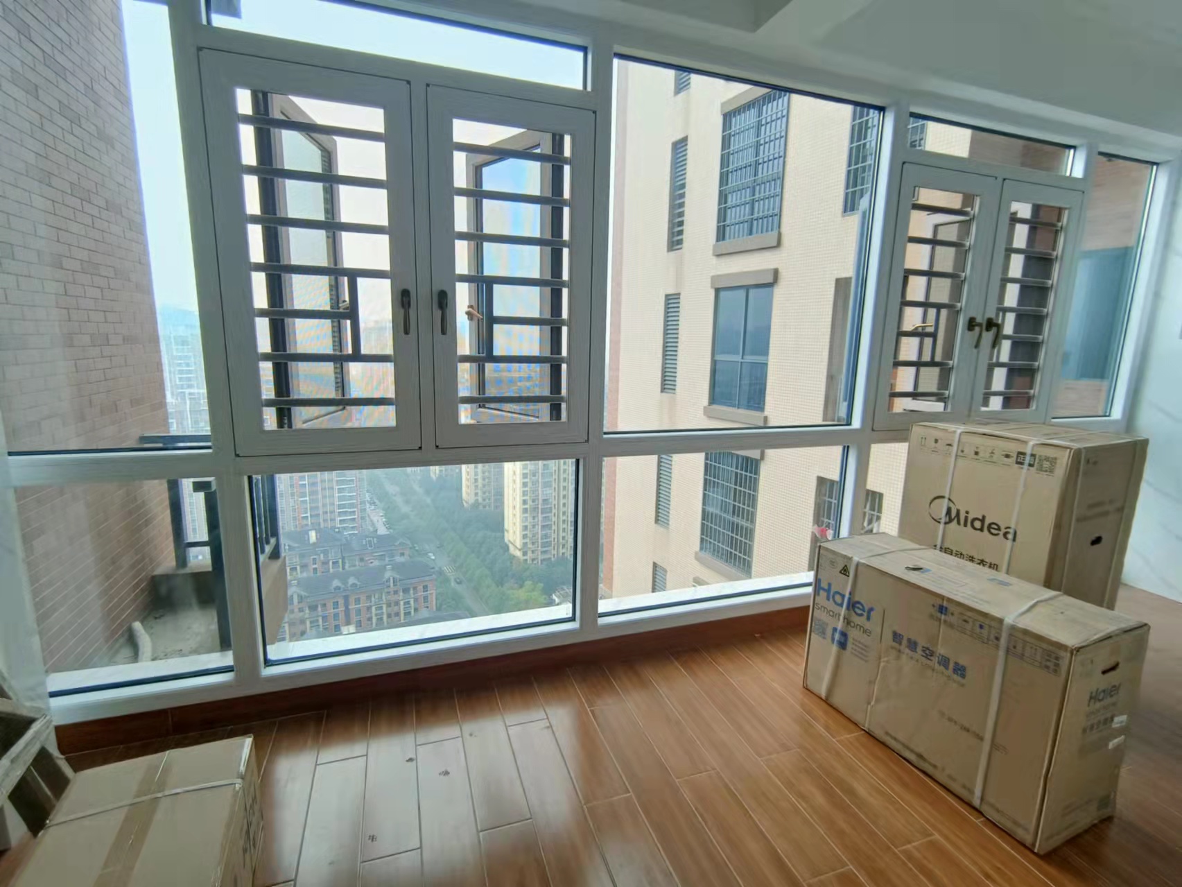 天酬尚都  3室2厅2卫    2800.0元/月 天酬尚都  3室2厅2卫    2800.0元/月室内图