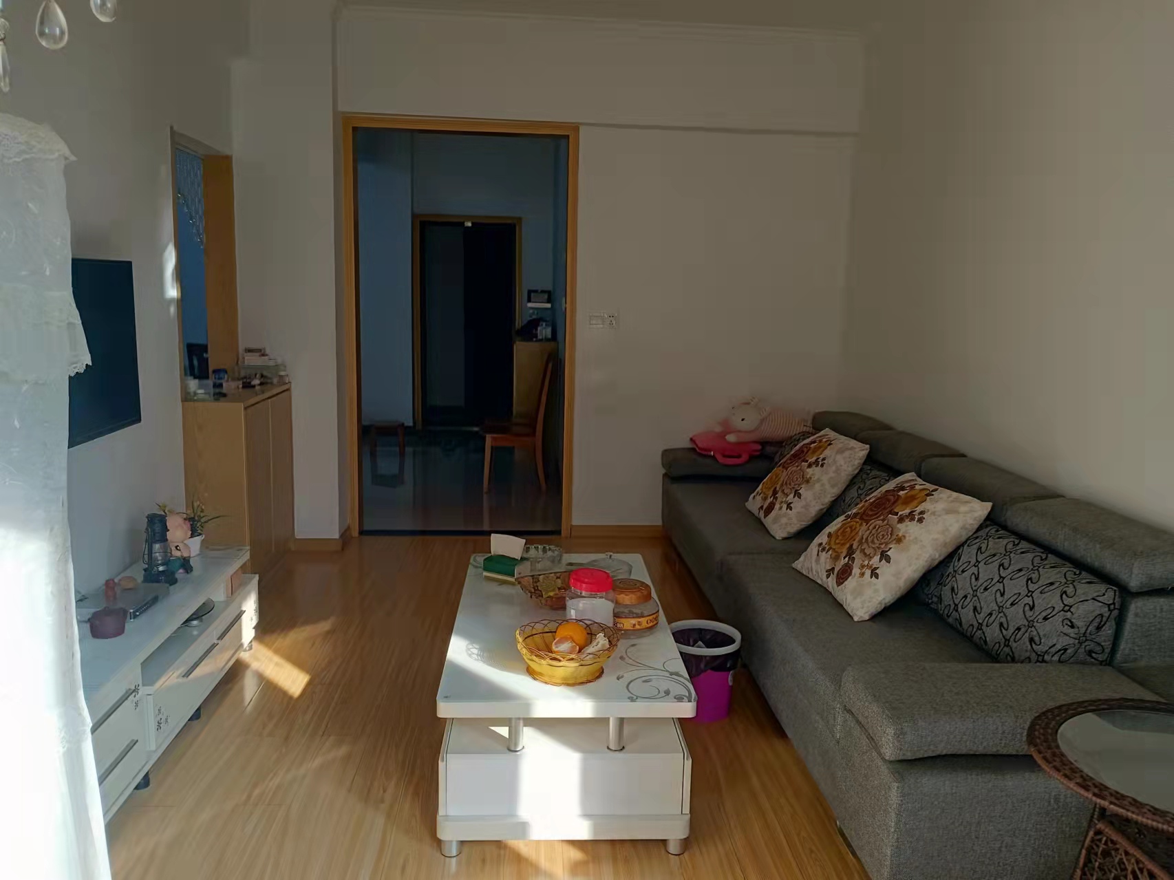 盛世东方  2室2厅1卫    55.8万 盛世东方  2室2厅1卫    55.8万客厅