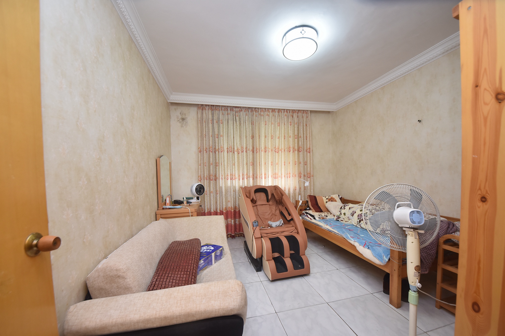 省林勘院  2室1厅1卫    39.8万卧室