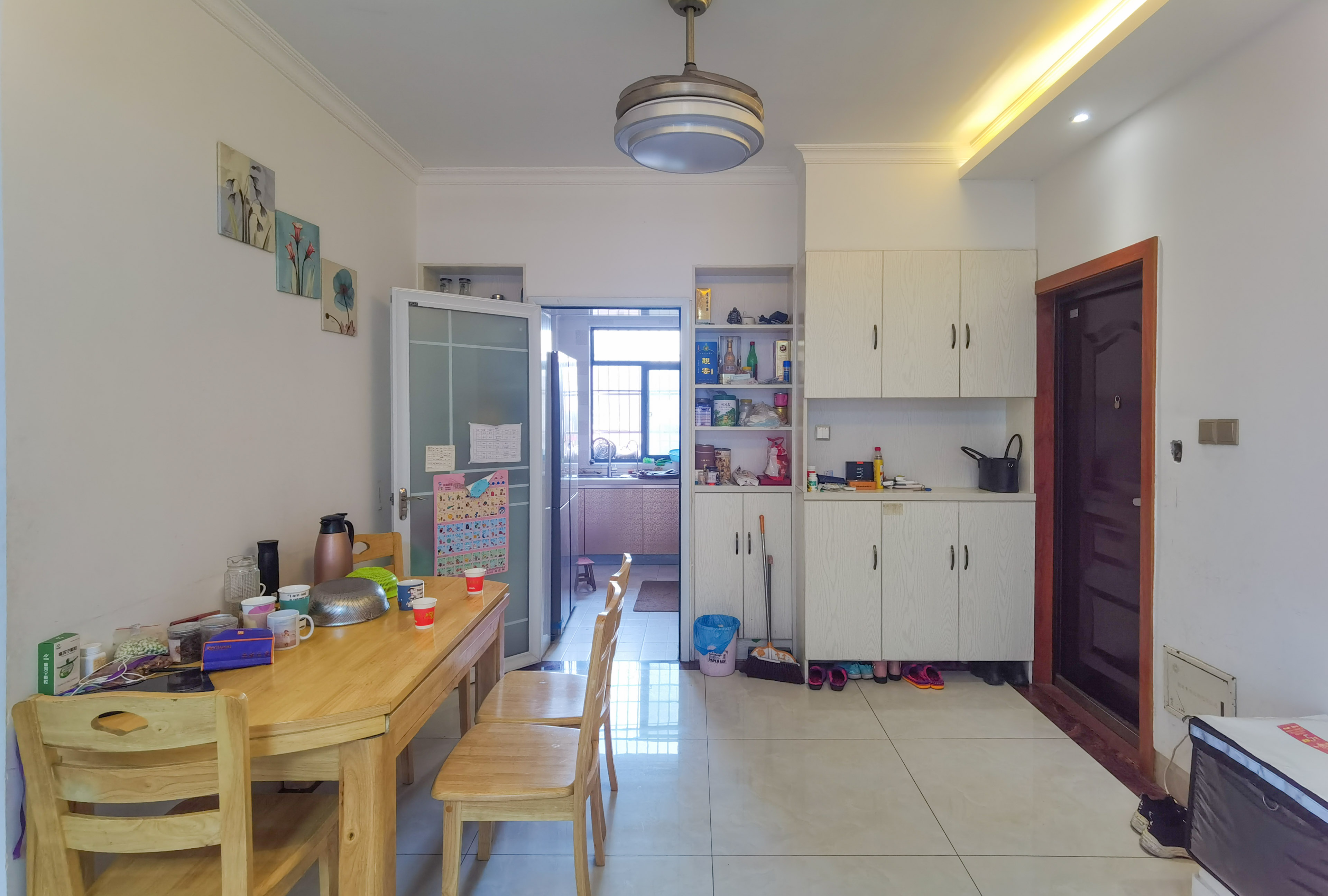 香草园二期春晓  3室2厅1卫    93.0万 香草园二期春晓  3室2厅1卫    93.0万客厅