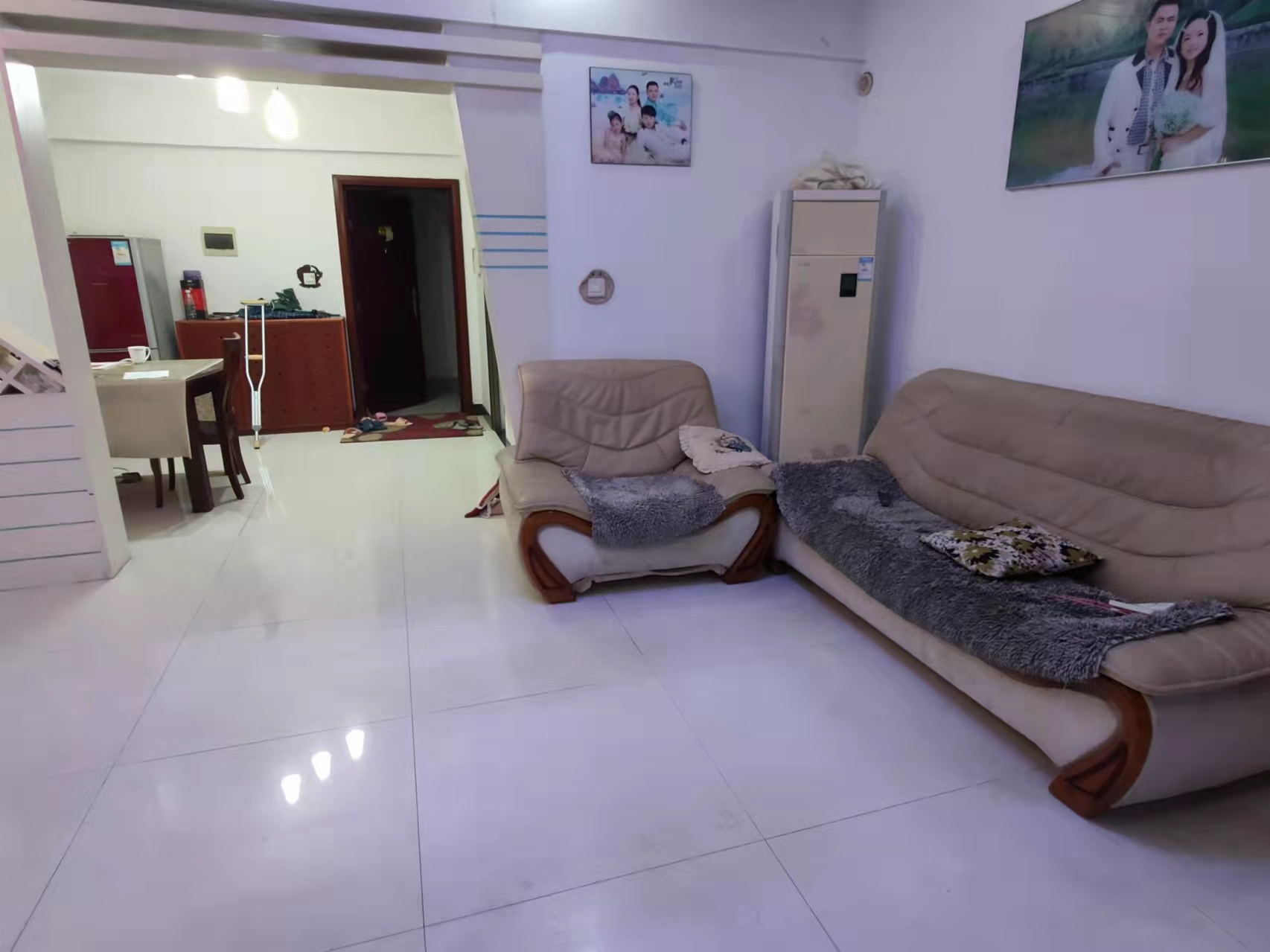 滨江财富中心 3室2厅1卫 62.8万 滨江财富中心 3室2厅1卫 62.8万客厅