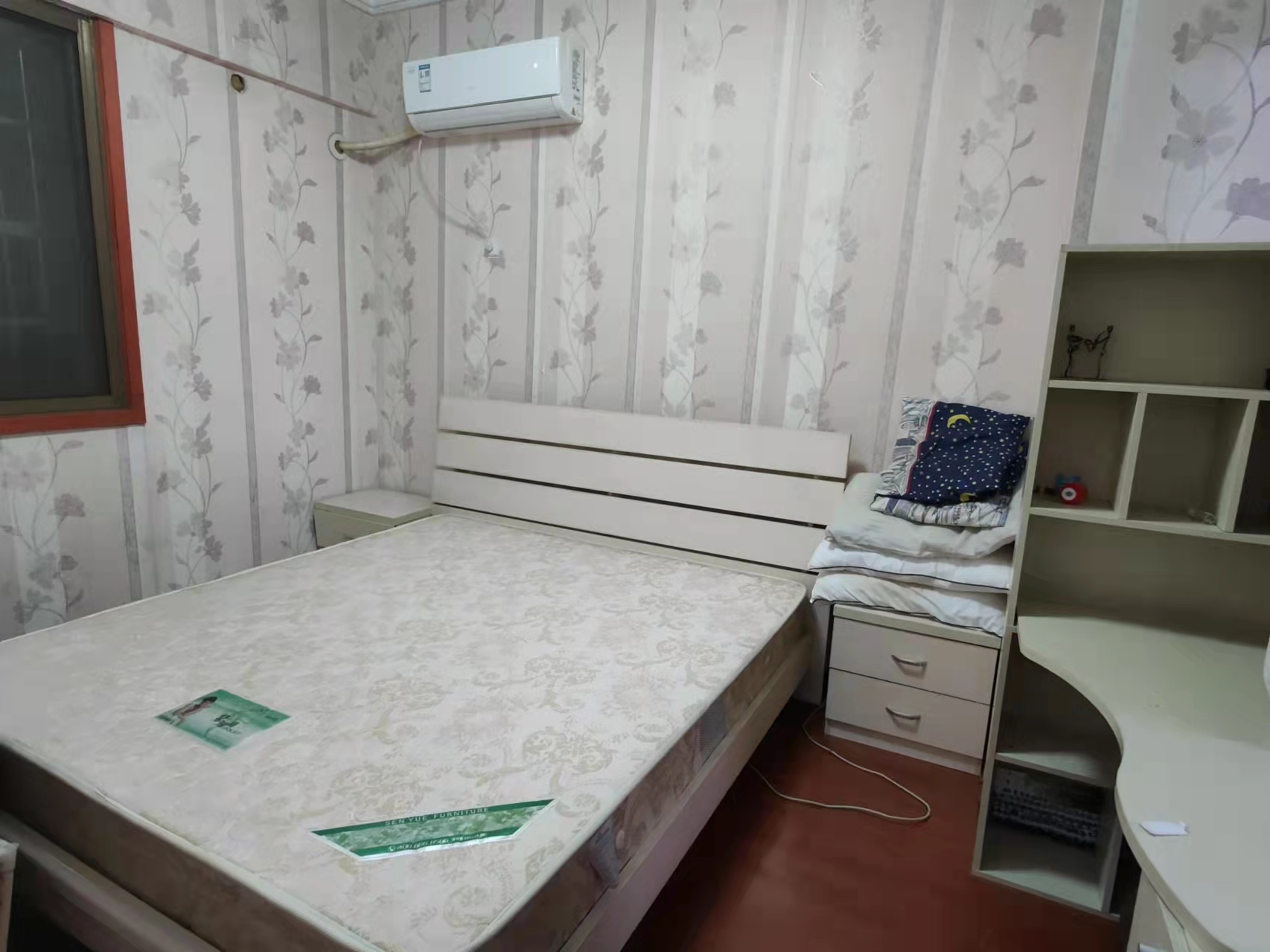 滨江财富中心 3室2厅1卫 62.8万 滨江财富中心 3室2厅1卫 62.8万客厅