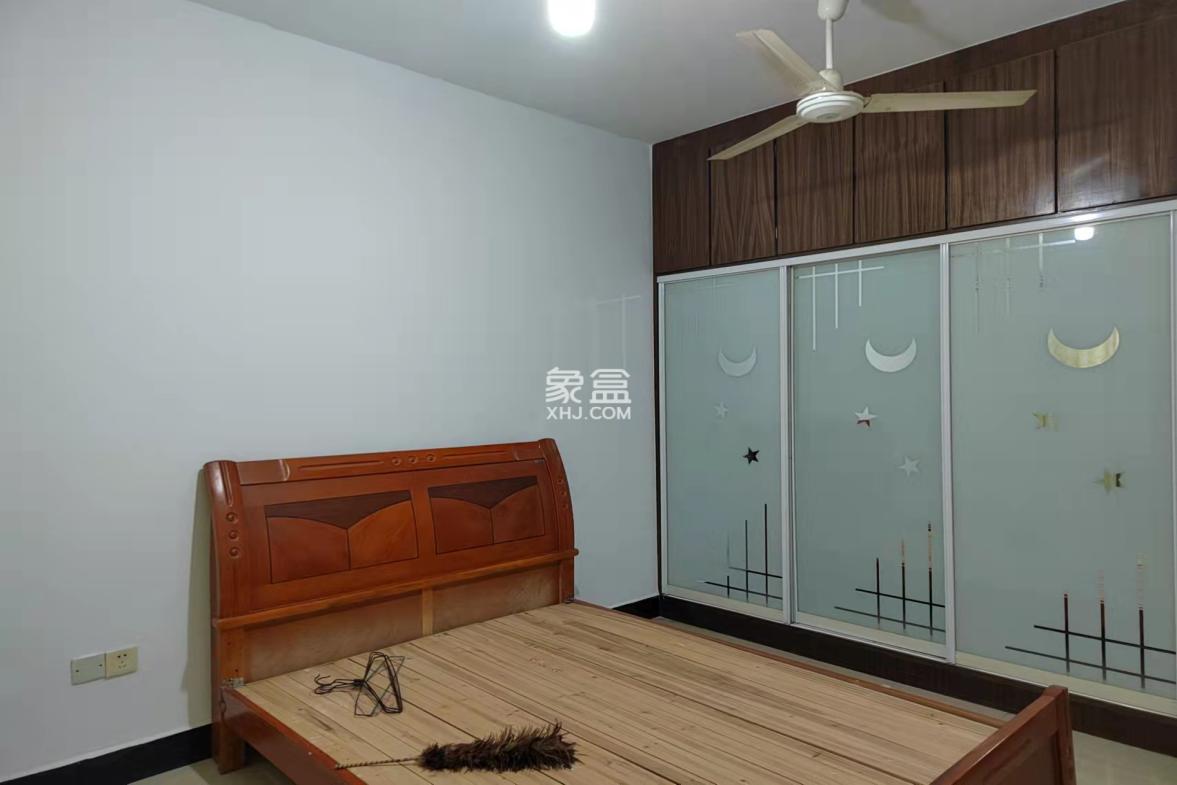 云峰小区  2室2厅1卫    1200.0元/月 云峰小区  2室2厅1卫    1200.0元/月室内图