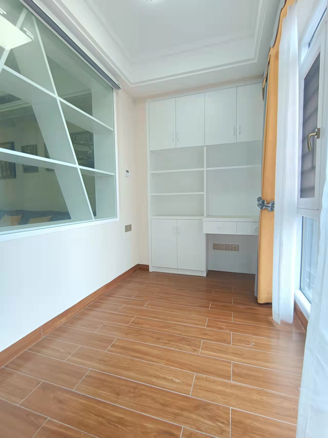 天酬尚都  3室2厅2卫    2800.0元/月 天酬尚都  3室2厅2卫    2800.0元/月室内图