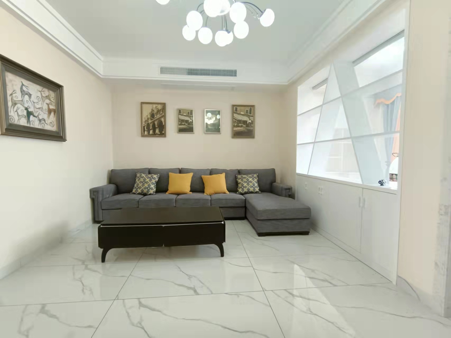 天酬尚都  3室2厅2卫    2800.0元/月 天酬尚都  3室2厅2卫    2800.0元/月室内图