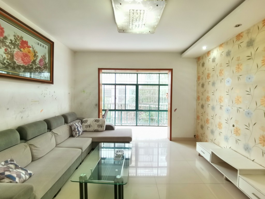 圣华名城建设北路110号 2室2厅1卫 42.0万 圣华名城建设北路110号 2室2厅1卫 42.0万客厅