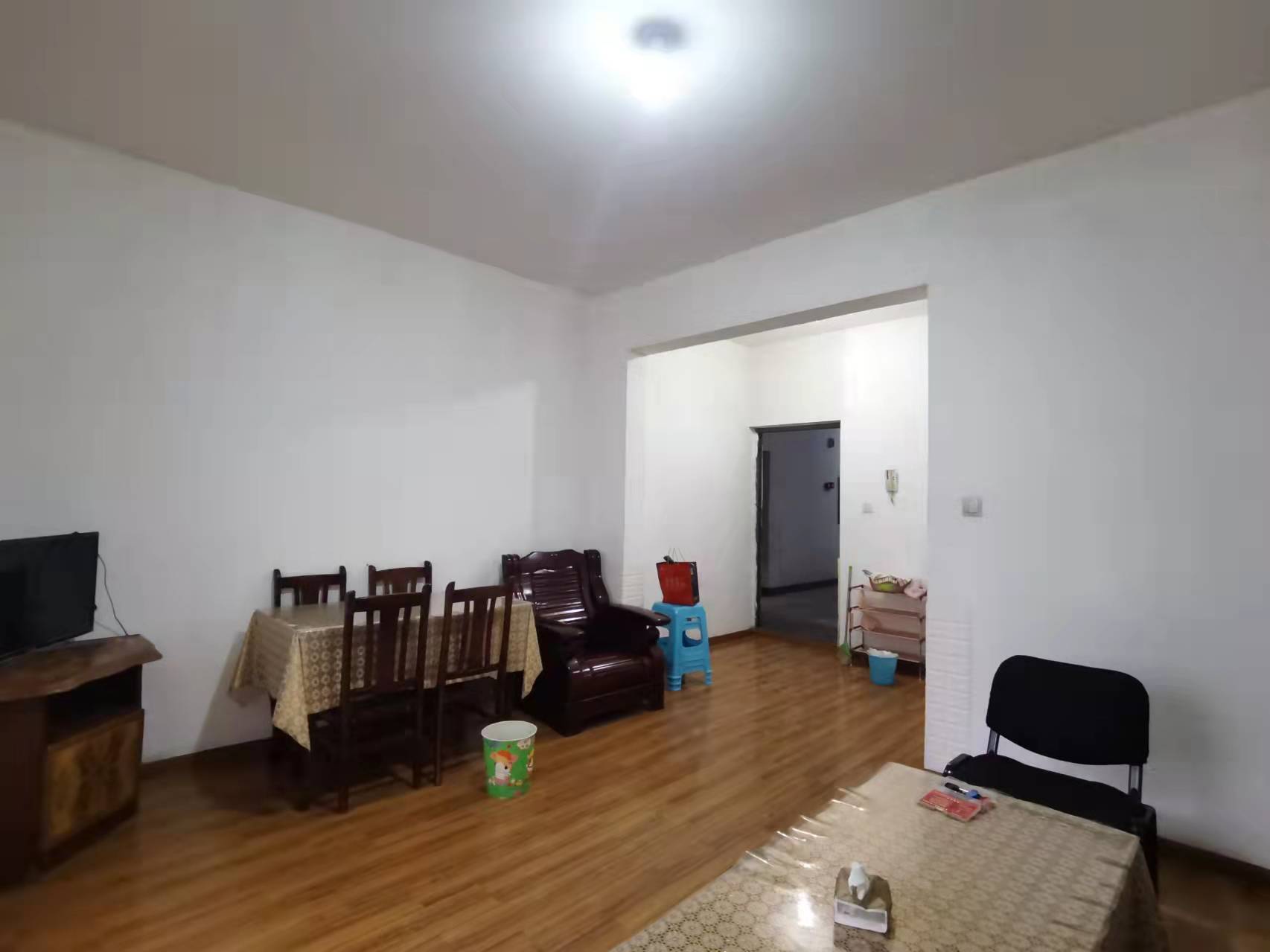 南湖锦苑 2室1厅1卫 1700.0元/月 南湖锦苑 2室1厅1卫 1700.0元/月室内图