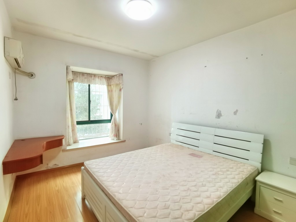 圣华名城建设北路110号 2室2厅1卫 42.0万 圣华名城建设北路110号 2室2厅1卫 42.0万客厅