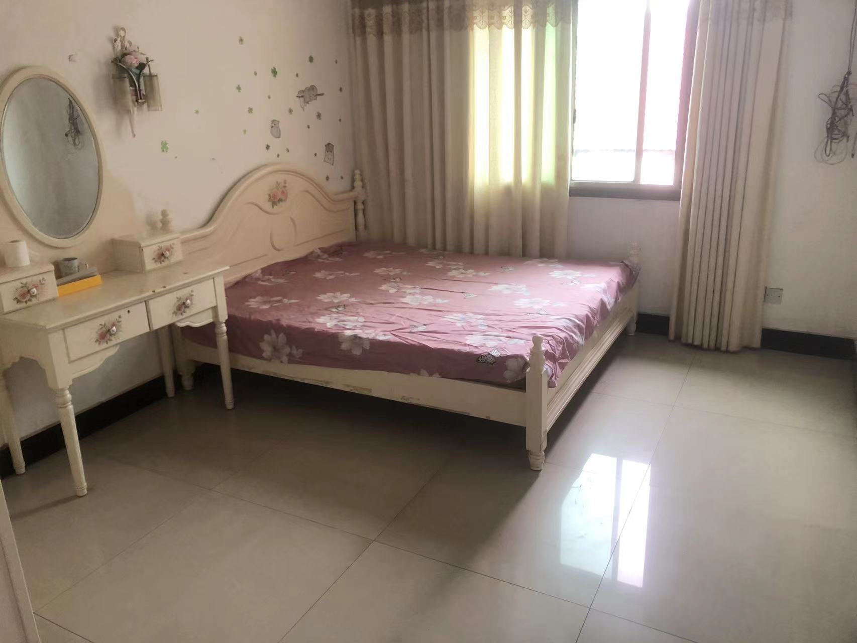 富竹苑  3室2厅2卫    900.0元/月 富竹苑  3室2厅2卫    900.0元/月室内图